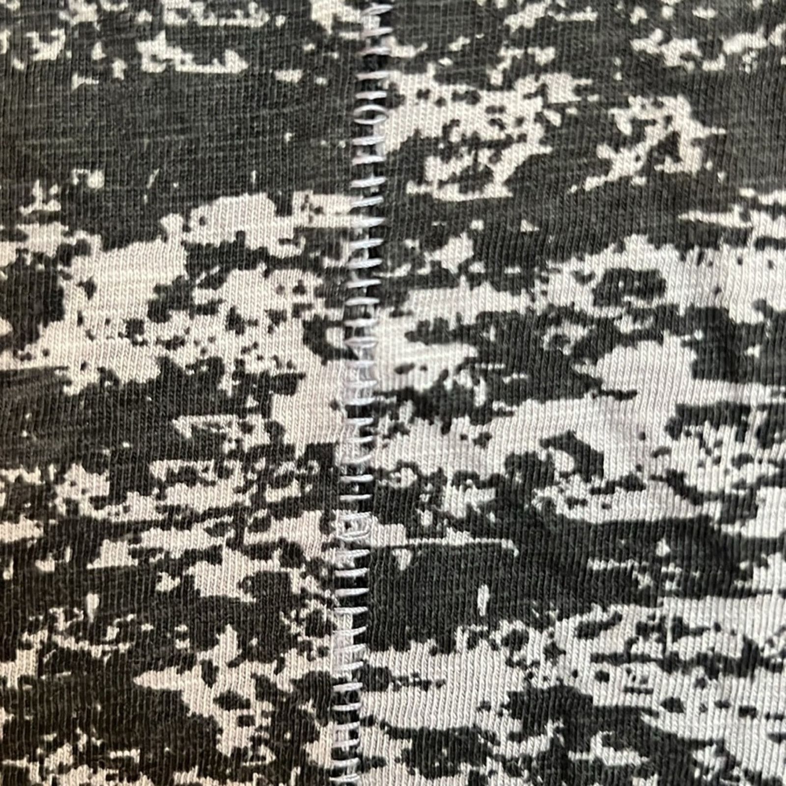 Rag & Bone rag & bone All Over Camo Cotton Short Sleeve T-Shirt Size M / US 6-8 / IT 42-44 - 6 Thumbnail