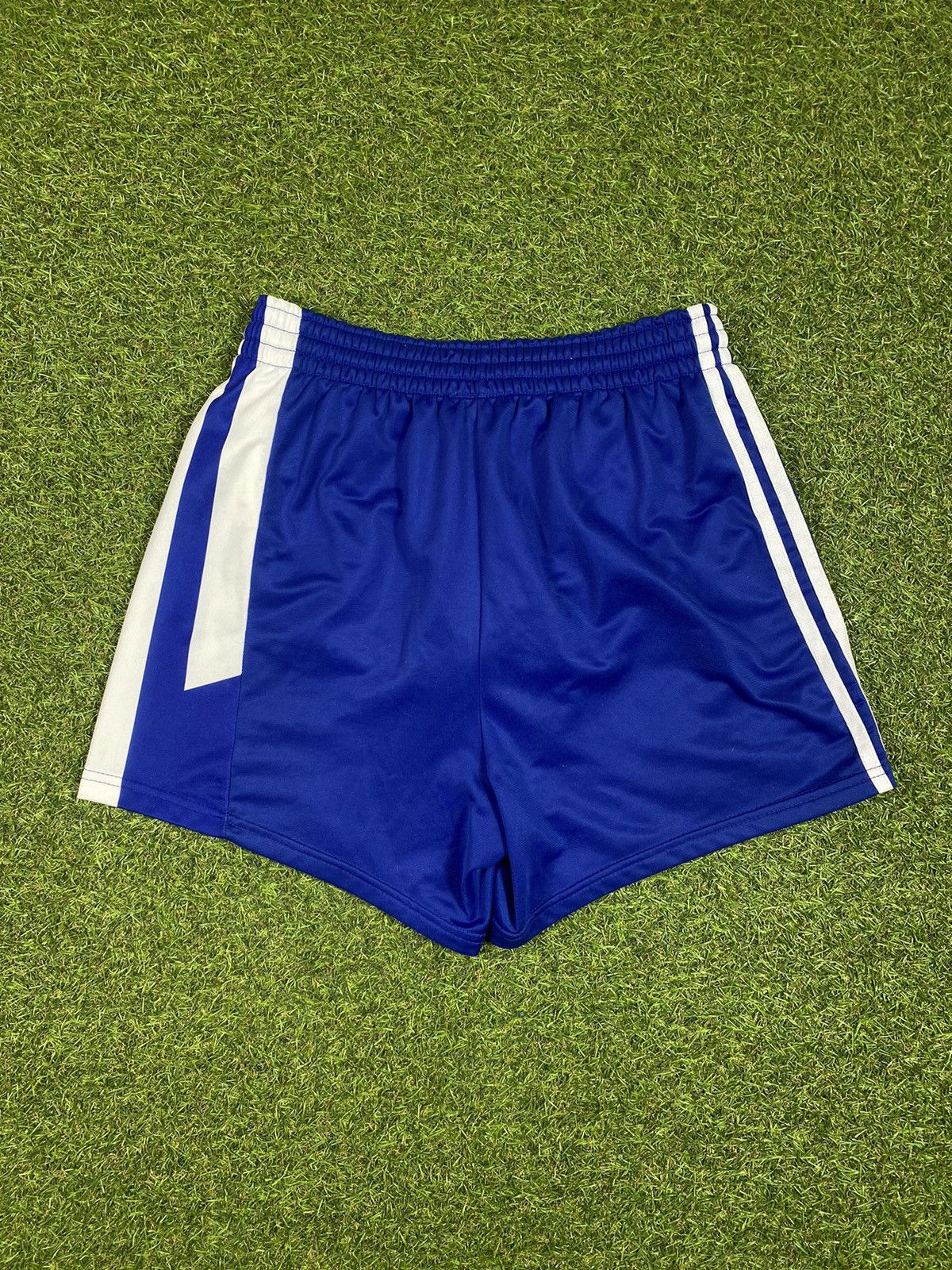 Adidas Vintage 90s Adidas shorts streetwear casual style Size US 32 / EU 48 - 2 Thumbnail