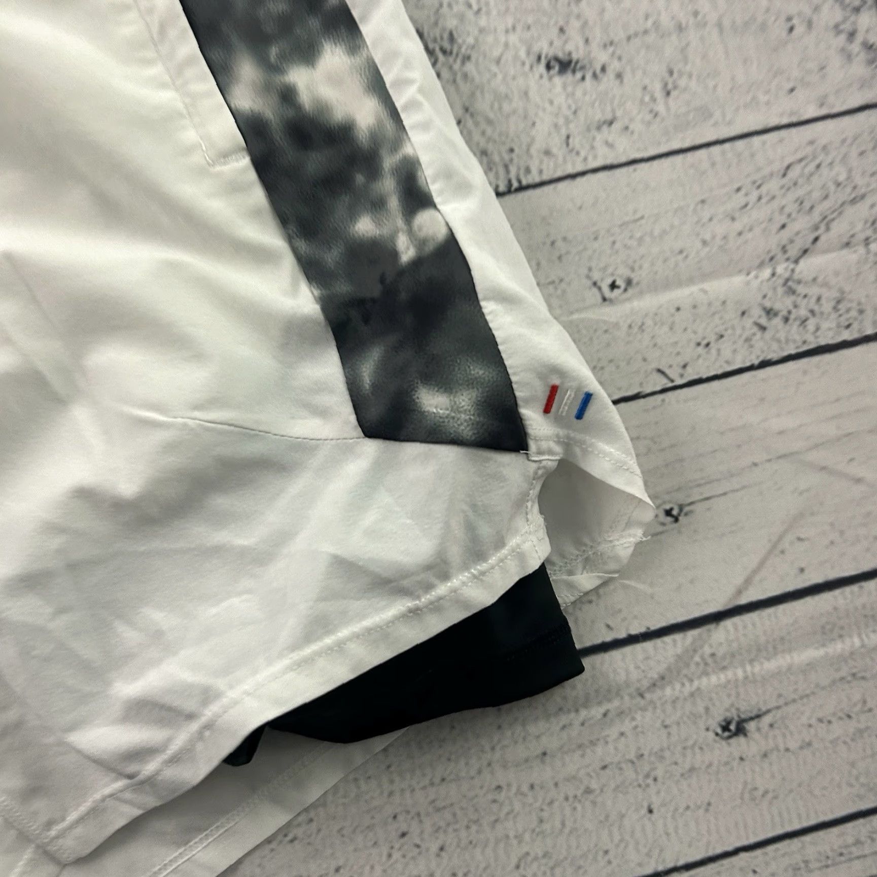 Vintage Four Laps Athletic Shorts Mens Small White Lined Short White Four Laps Athletic Shorts Mens S White Lined Size US 29 - 2 Thumbnail
