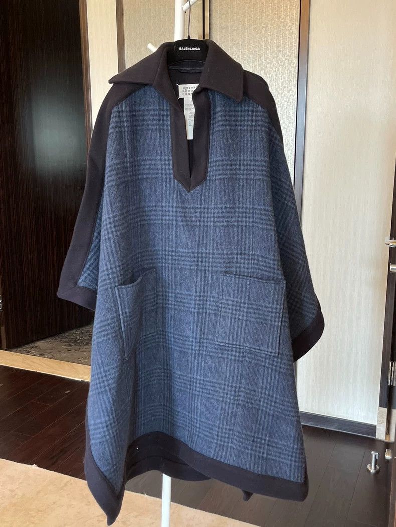 Maison Margiela Large Maison Margiela Wool Cape Size US M / EU 48-50 / 2 - 1 Thumbnail