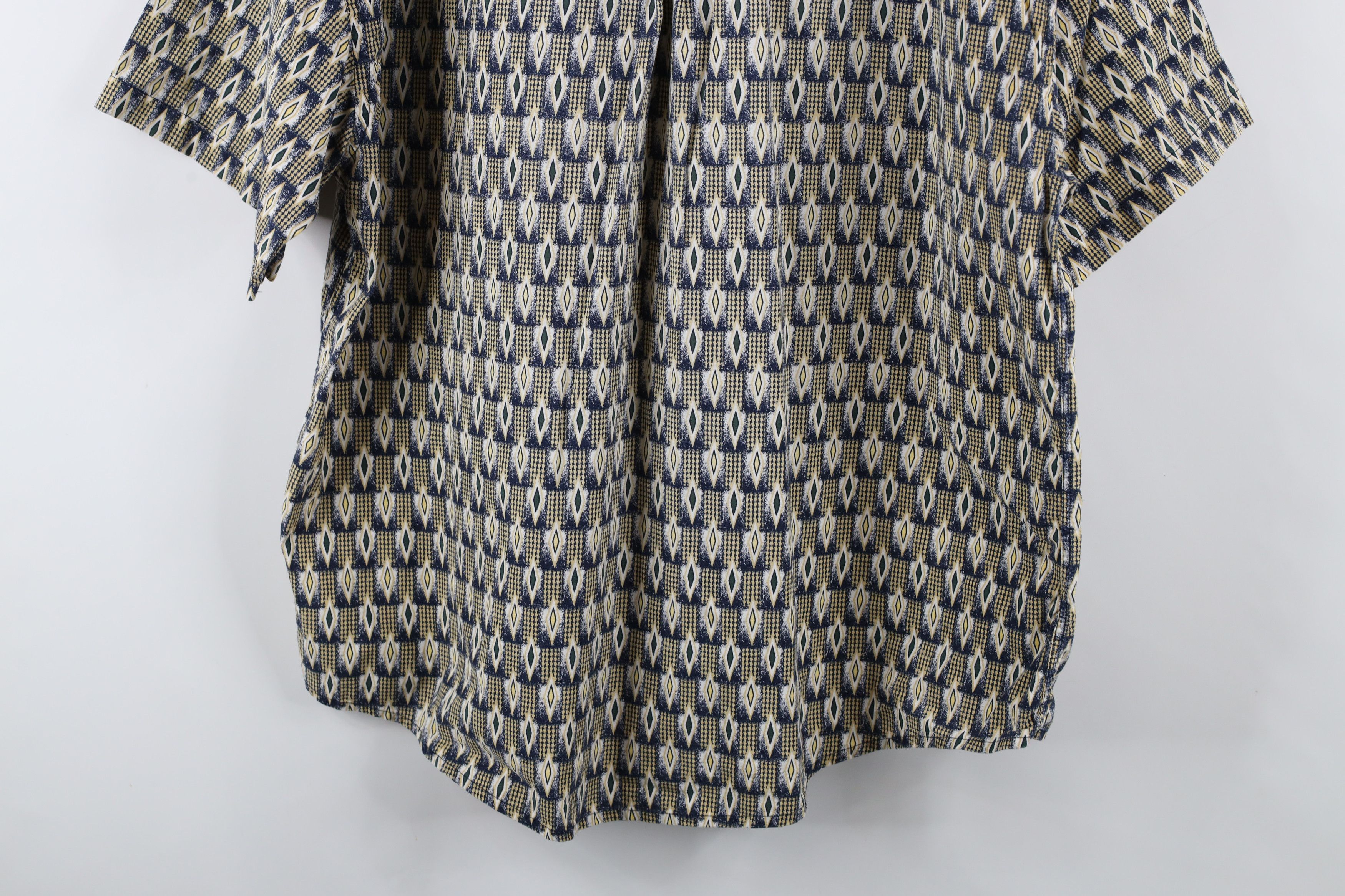 Vintage Vintage 90s Streetwear Houndstooth Collared Button Shirt Size US XXL / EU 58 / 5 - 10 Thumbnail