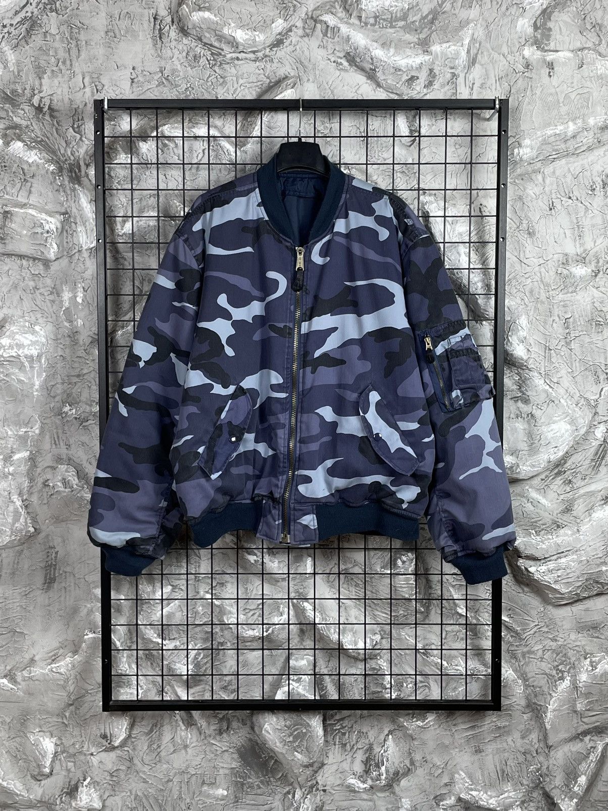 Balenciaga Vintage Reversible Camo /Blue Bomber MA1 Raf Simons Style Size US L / EU 52-54 / 3 - 1 Thumbnail