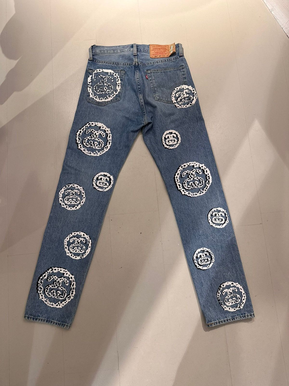 DENIM TEARS × Stussy Denim Tears x Stussy 501 Jeans W30xL32 Size US 30 / EU 46 - 2 Thumbnail