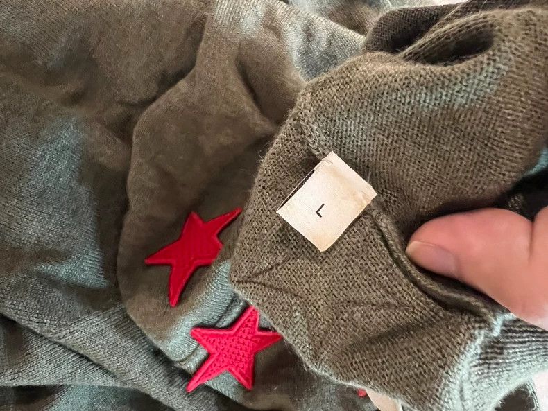 Givenchy Givenchy Red Five-Pointed Star Sweater, Size L Size US L / EU 52-54 / 3 - 4 Thumbnail