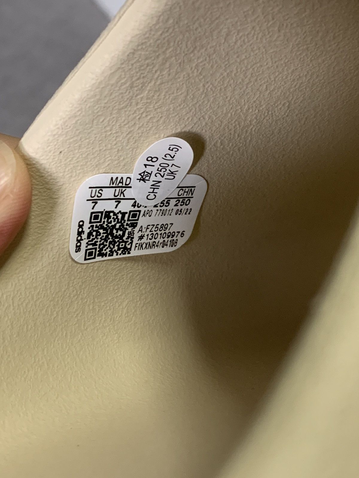 Adidas × Yeezy Adidas Yeezy Slide Bone Size US 7 / EU 40 - 4 Thumbnail