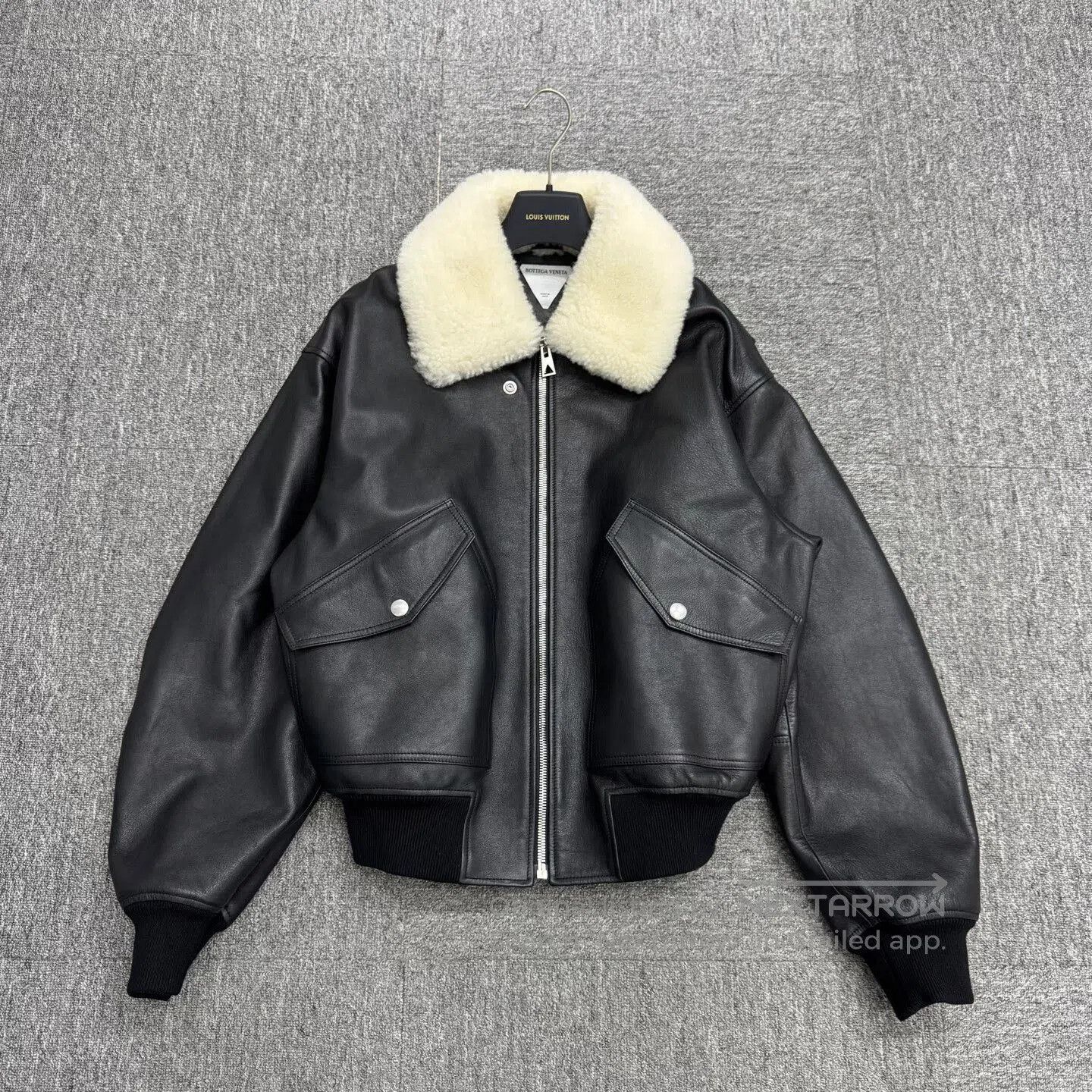 Bottega Veneta black shearling collar leather jacket. Size US L / EU 52-54 / 3 - 1 Thumbnail