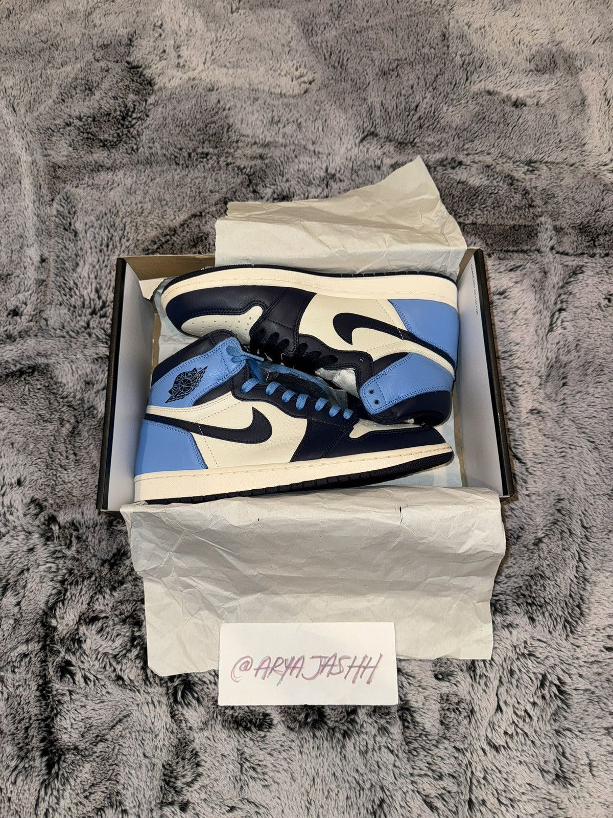 Jordan Brand Jordan 1 Retro High Obsidian Size US 11 / EU 44 - 1 Thumbnail