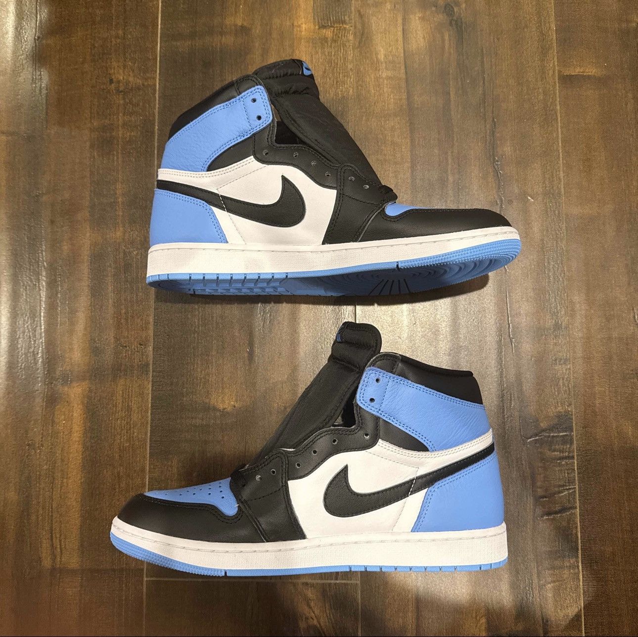 Jordan Brand Air Jordan 1 Retro High OG 'UNC Toe' Size US 12 / EU 45 - 2 Thumbnail