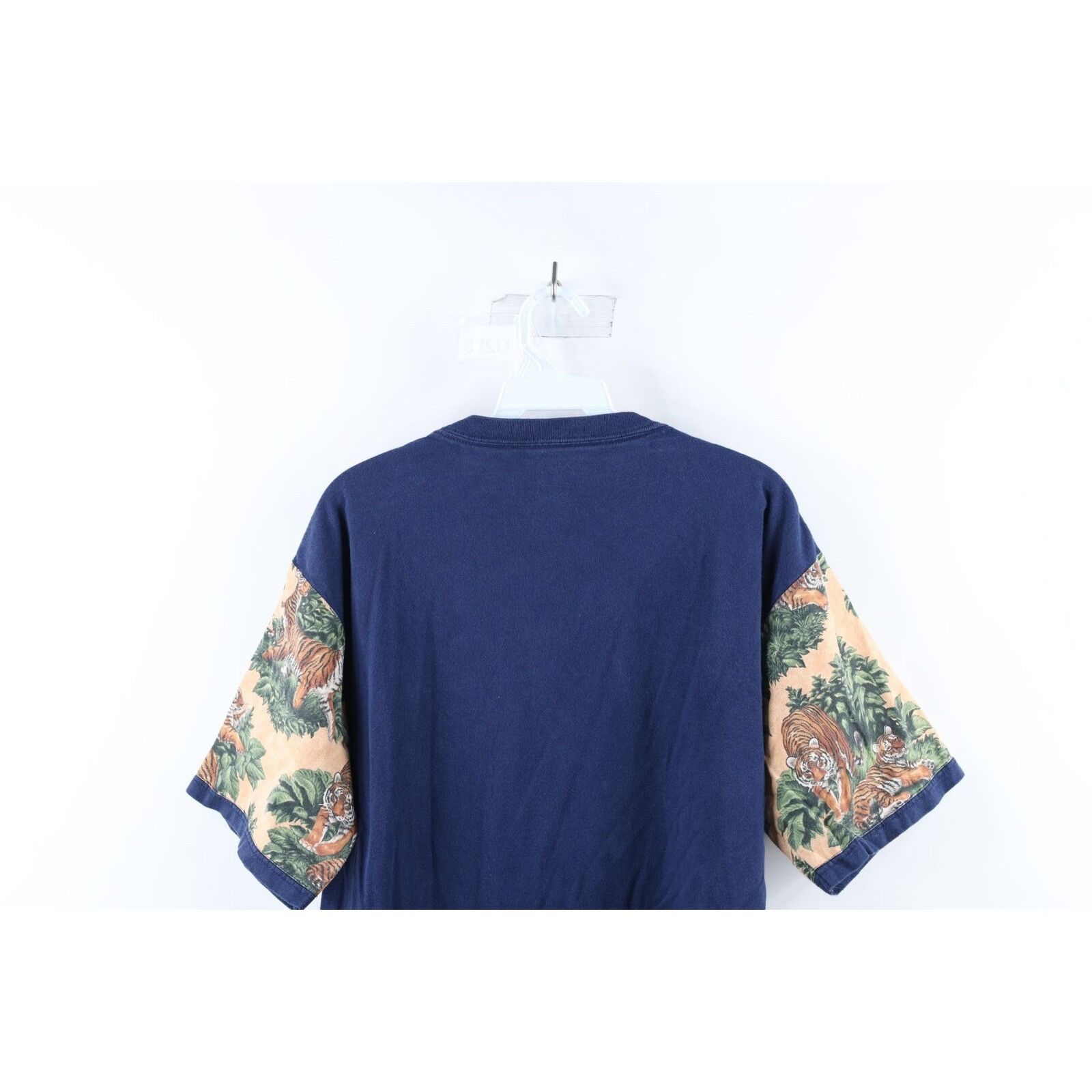 Majestic × Vintage Vintage Majestic Distressed Detroit Tigers Baseball T-Shirt Size US L / EU 52-54 / 3 - 9 Thumbnail