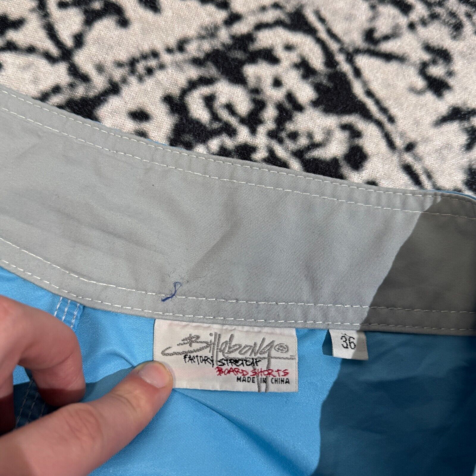 Billabong × Vintage Vintage Billabong Unisex Blue Polyester Shorts Size L 90s Size US 33 - 7 Thumbnail
