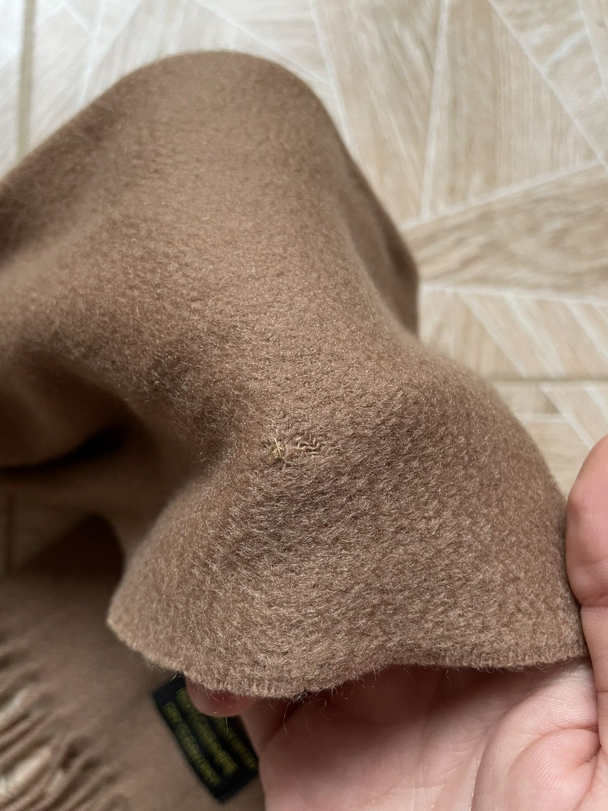 Vintage Rare Vintage Cashmere Beige Scarf Made in Great Britain Size ONE SIZE - 6 Thumbnail