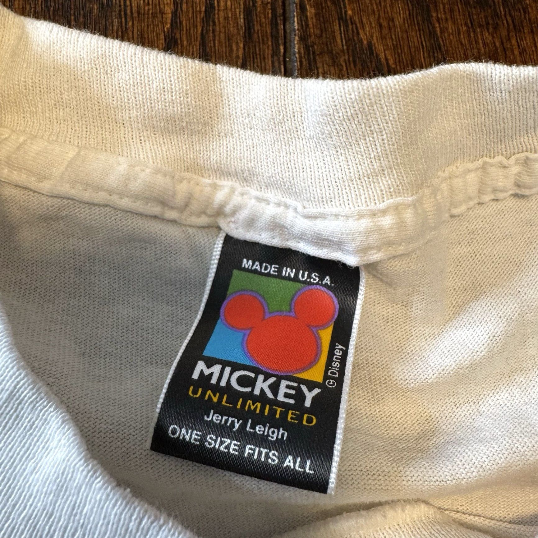 Mickey Unlimited VTG Mickey Mouse Hip Hop T Shirt One Size Disney Cartoon Single Stitch Sneakers Shirt Adults Regular Red 1990s Disney USA Mickey Unlimited Size US M / EU 48-50 / 2 - 6 Thumbnail