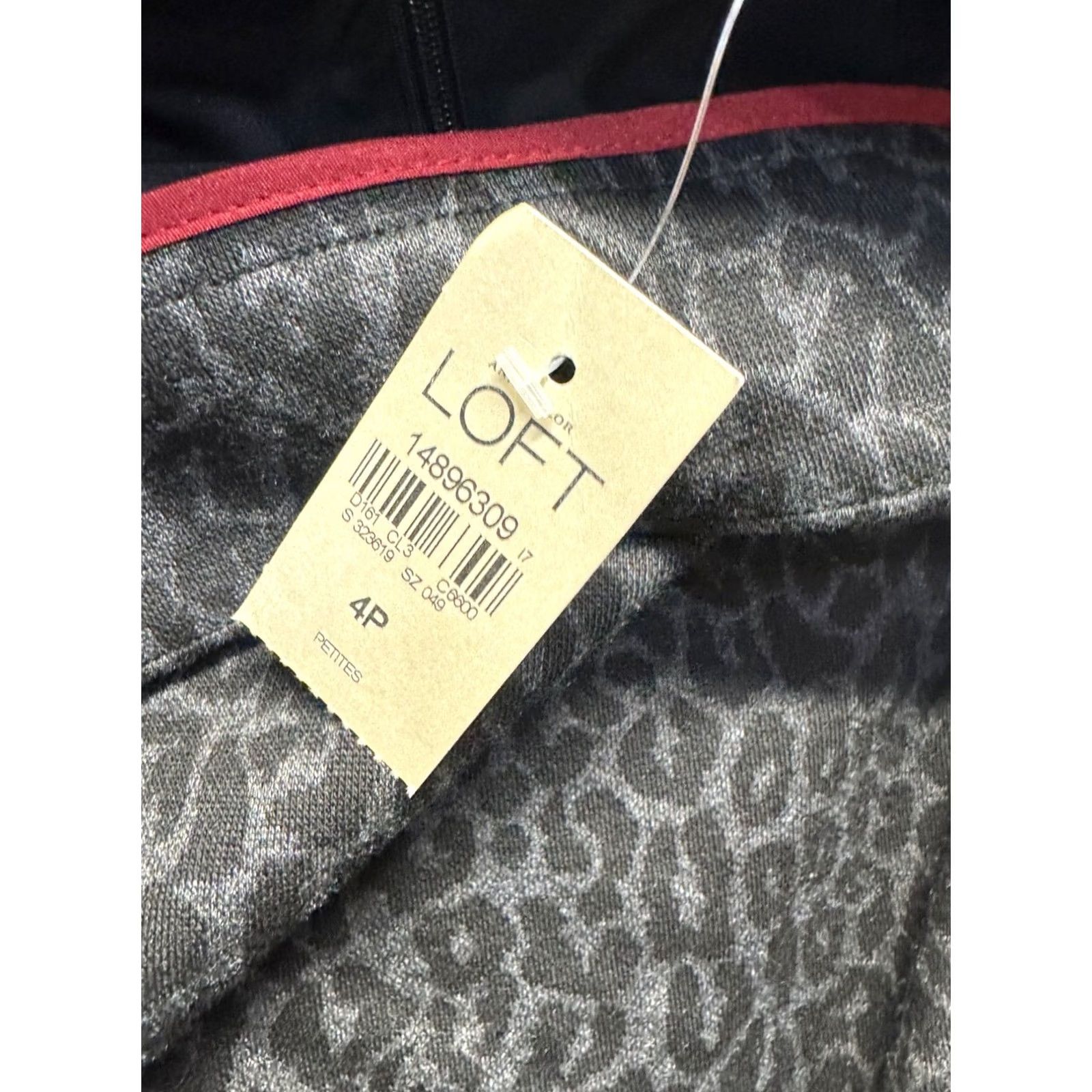 Loft VINTAGE Loft Leopard Print Pencil Skirt 4P Unisex Adults Petites Size 4P Gray Short Women's Mens Girls Size 27" / US 4 / IT 40 - 4 Thumbnail