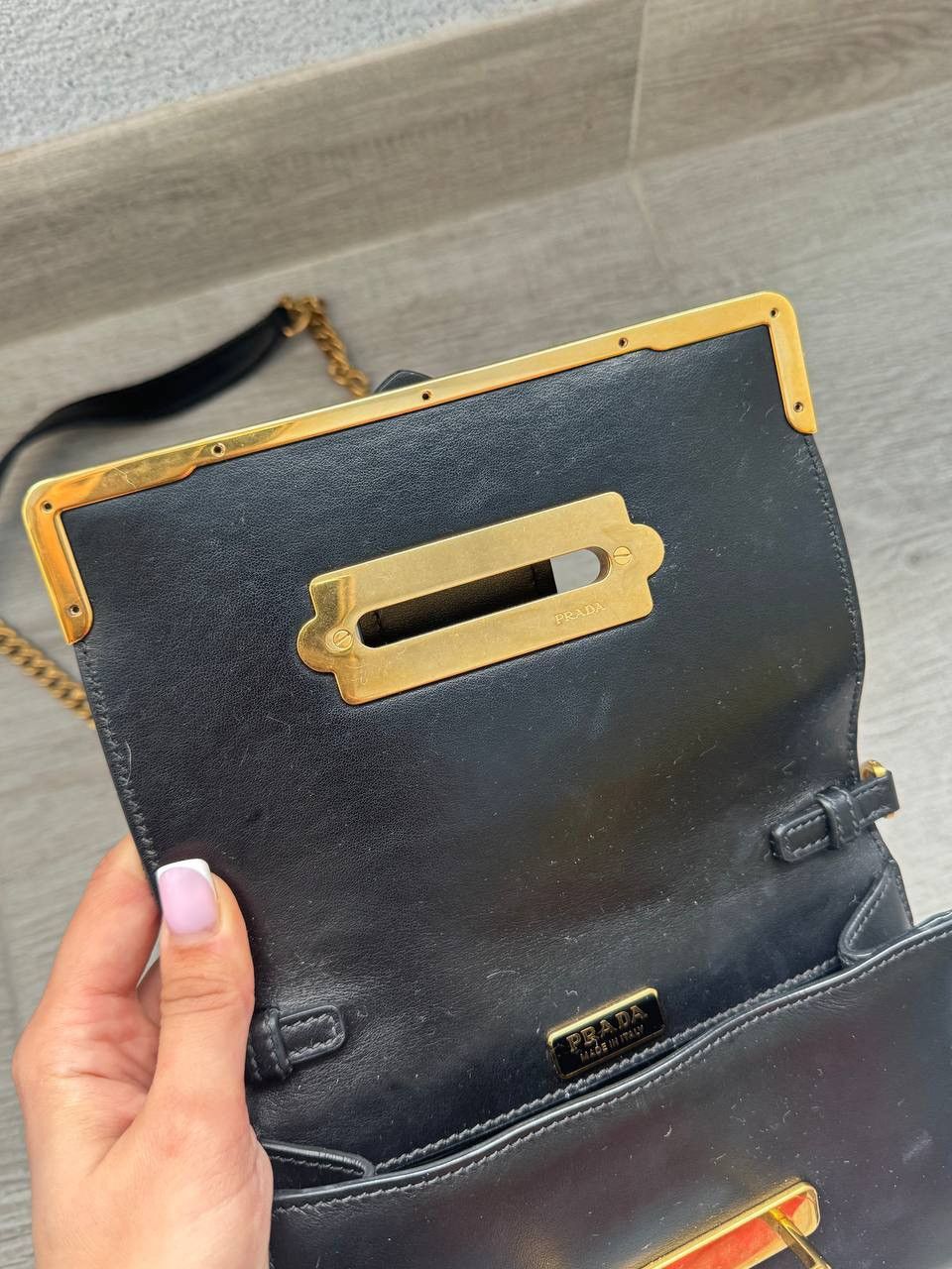 Prada Prada Cahier Leather Shoulder Bag in Black and Gold Size ONE SIZE - 5 Thumbnail