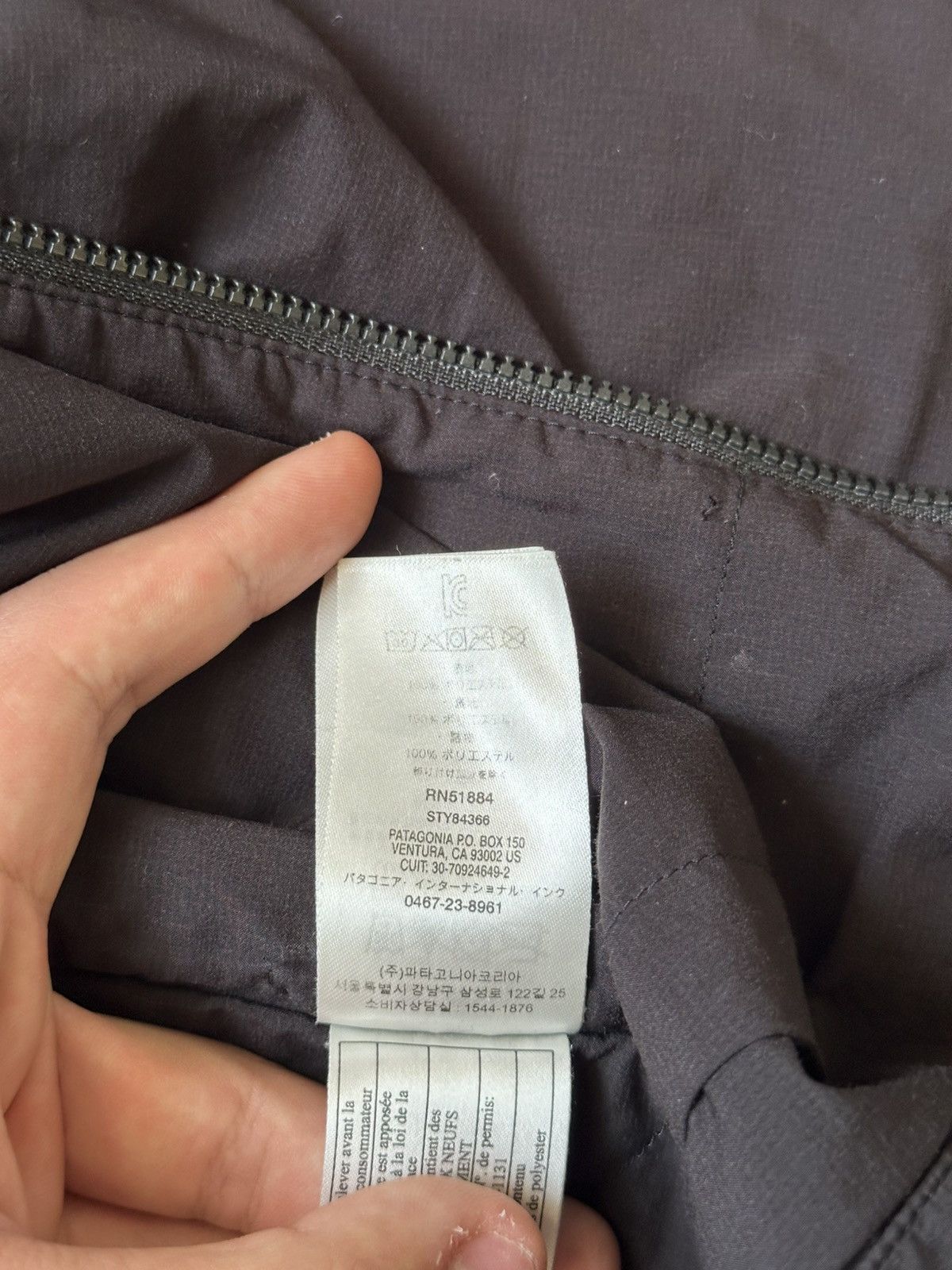 Patagonia Vintage Patagonia Light Hooded Jacket Black Size US M / EU 48-50 / 2 - 15 Thumbnail
