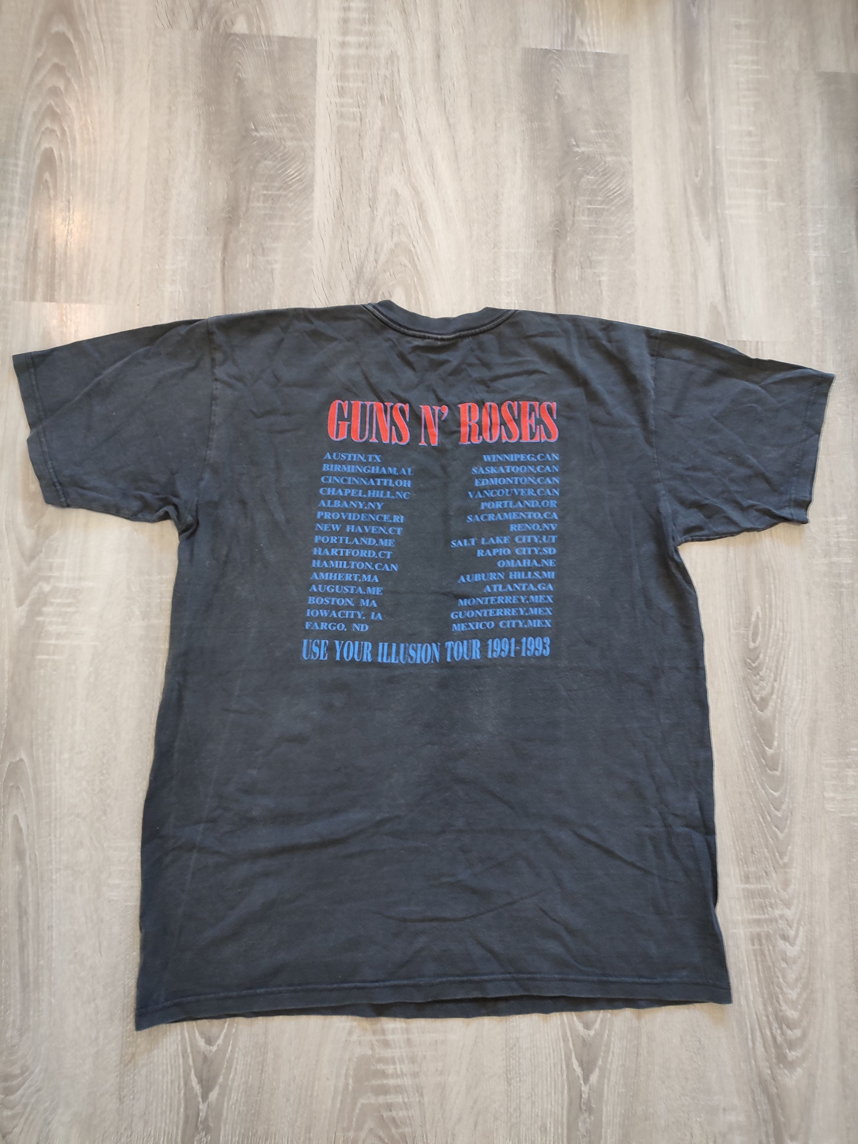 Vintage Guns N' Roses Guns N Roses Use Your Illusion tour T Shirt Size US XL / EU 56 / 4 - 9 Thumbnail