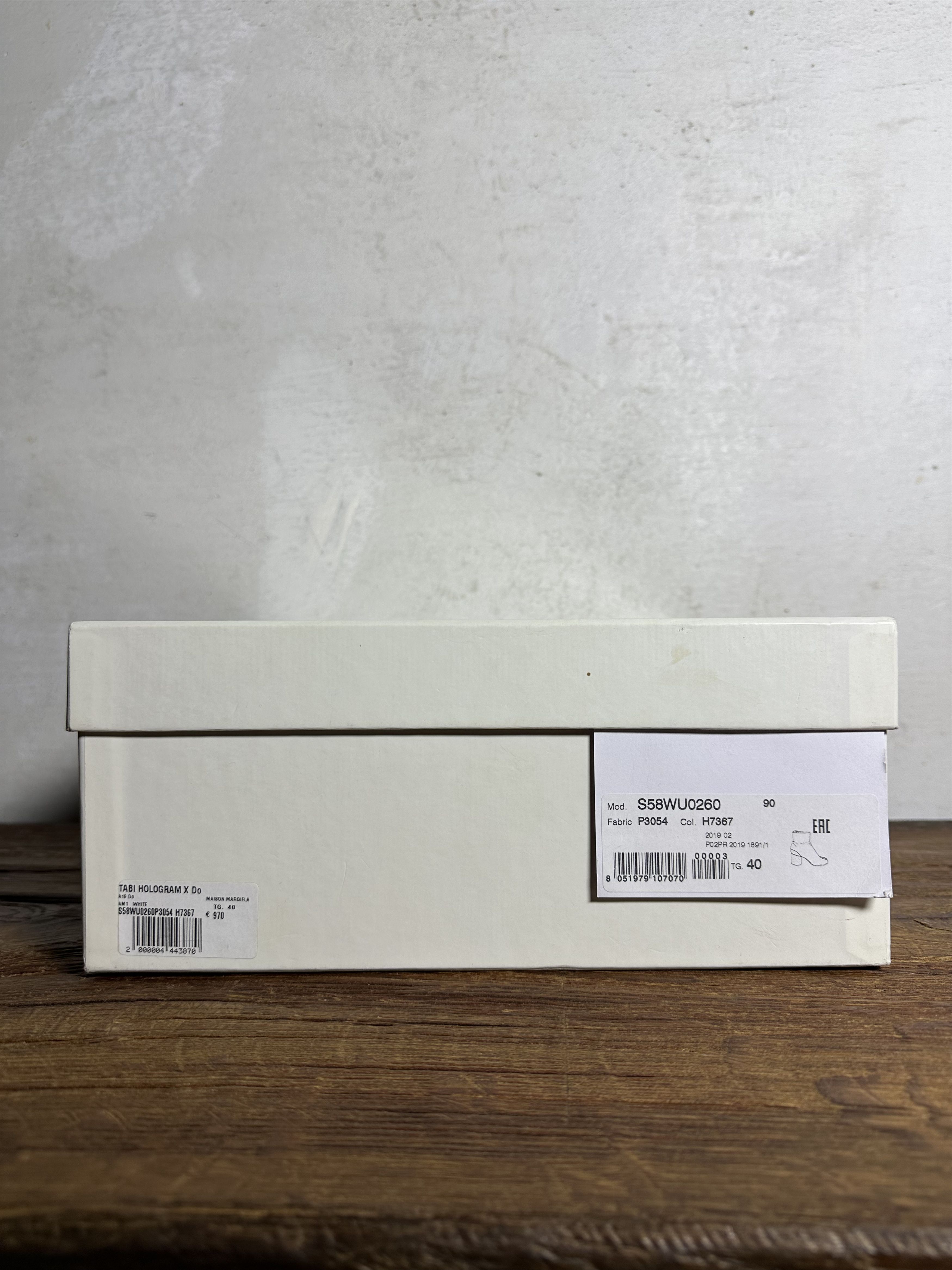 Maison Margiela Maison Margiela White Tabi Hologram XXX boots Size US 10 / IT 40 - 18 Thumbnail