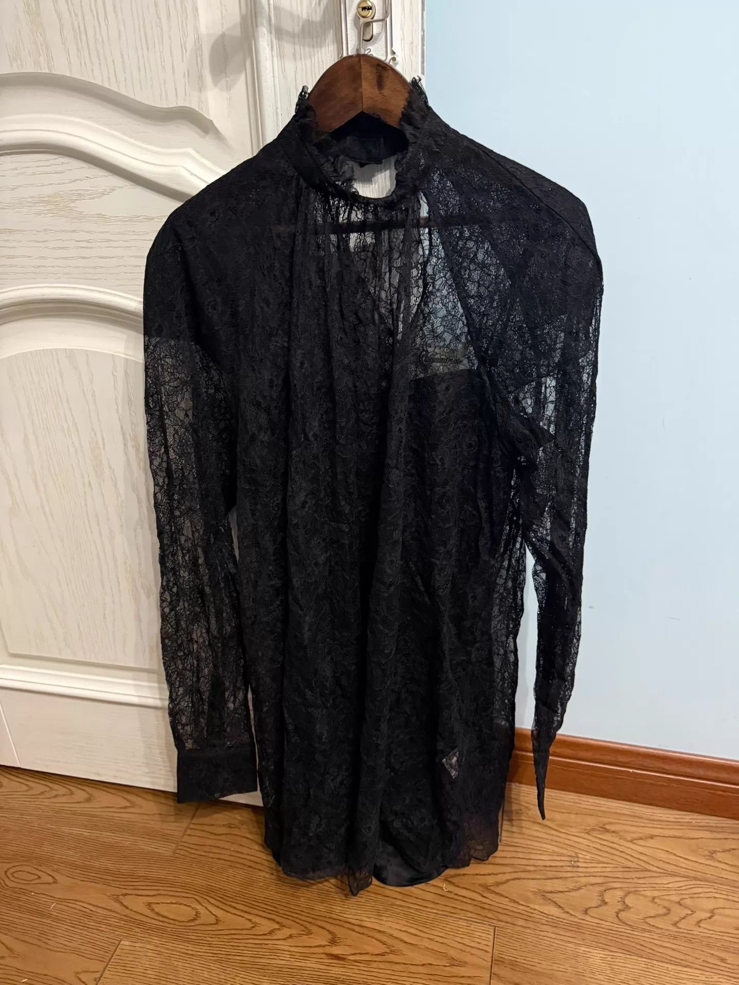 Shushu/Tong shushutong lace top can be dress with built-in cami Size M / US 6-8 / IT 42-44 - 1 Thumbnail