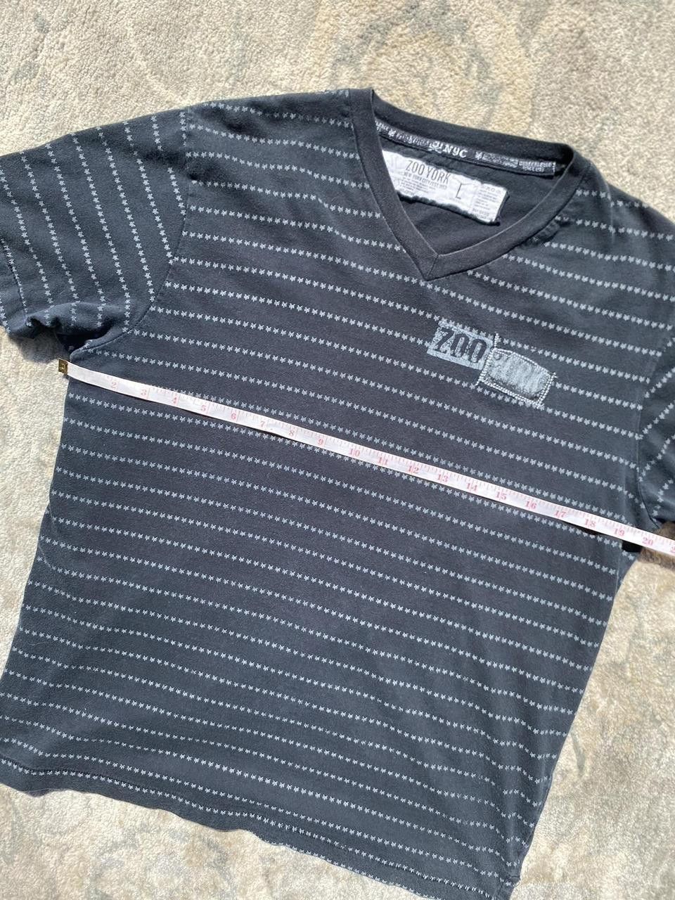 Zoo York 2000s Rare Black Zoo York Monogram Logo V Neck Tee Large Size US L / EU 52-54 / 3 - 6 Thumbnail