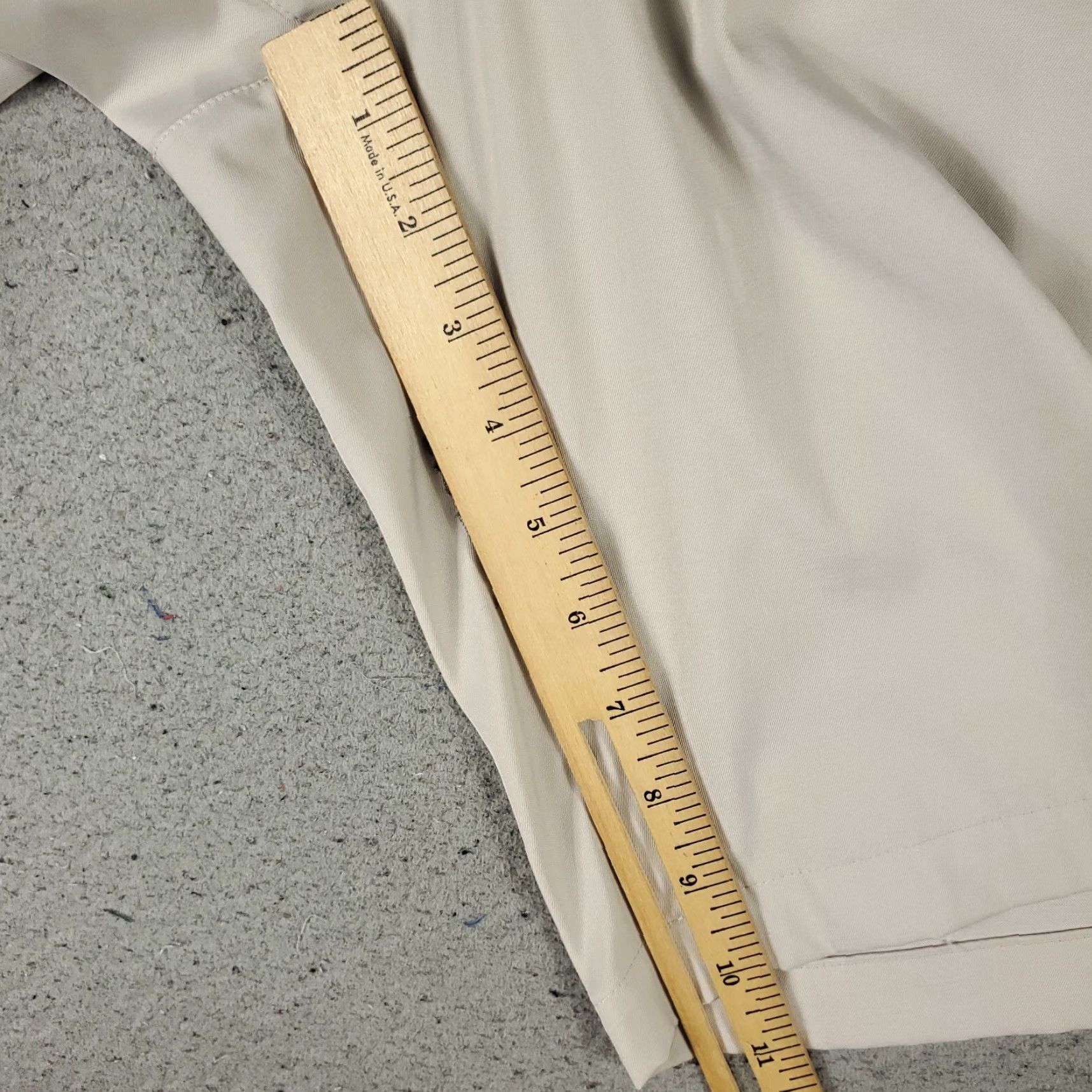 Nike VINTAGE Nike Shorts Men Size 40 Beige Chino Casual Sports Flat Front Gym Size US 40 / EU 56 - 6 Thumbnail