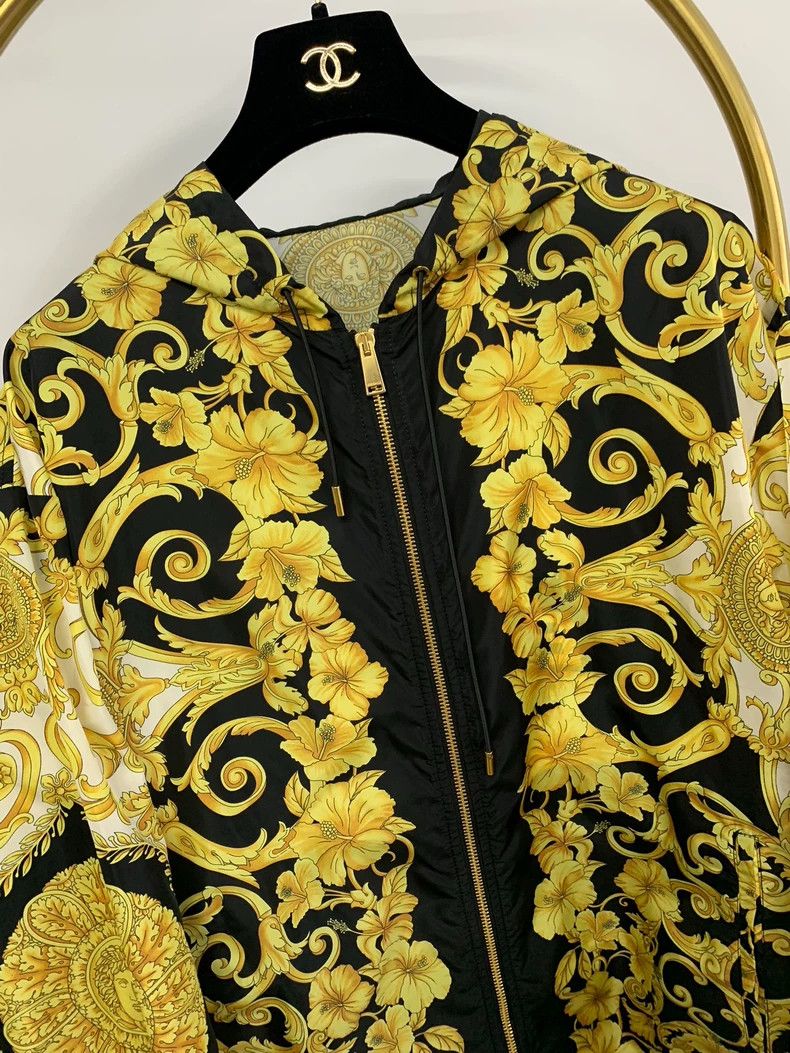 Versace Versace Yellow printed letter hooded jacket Size US L / EU 52-54 / 3 - 2 Thumbnail