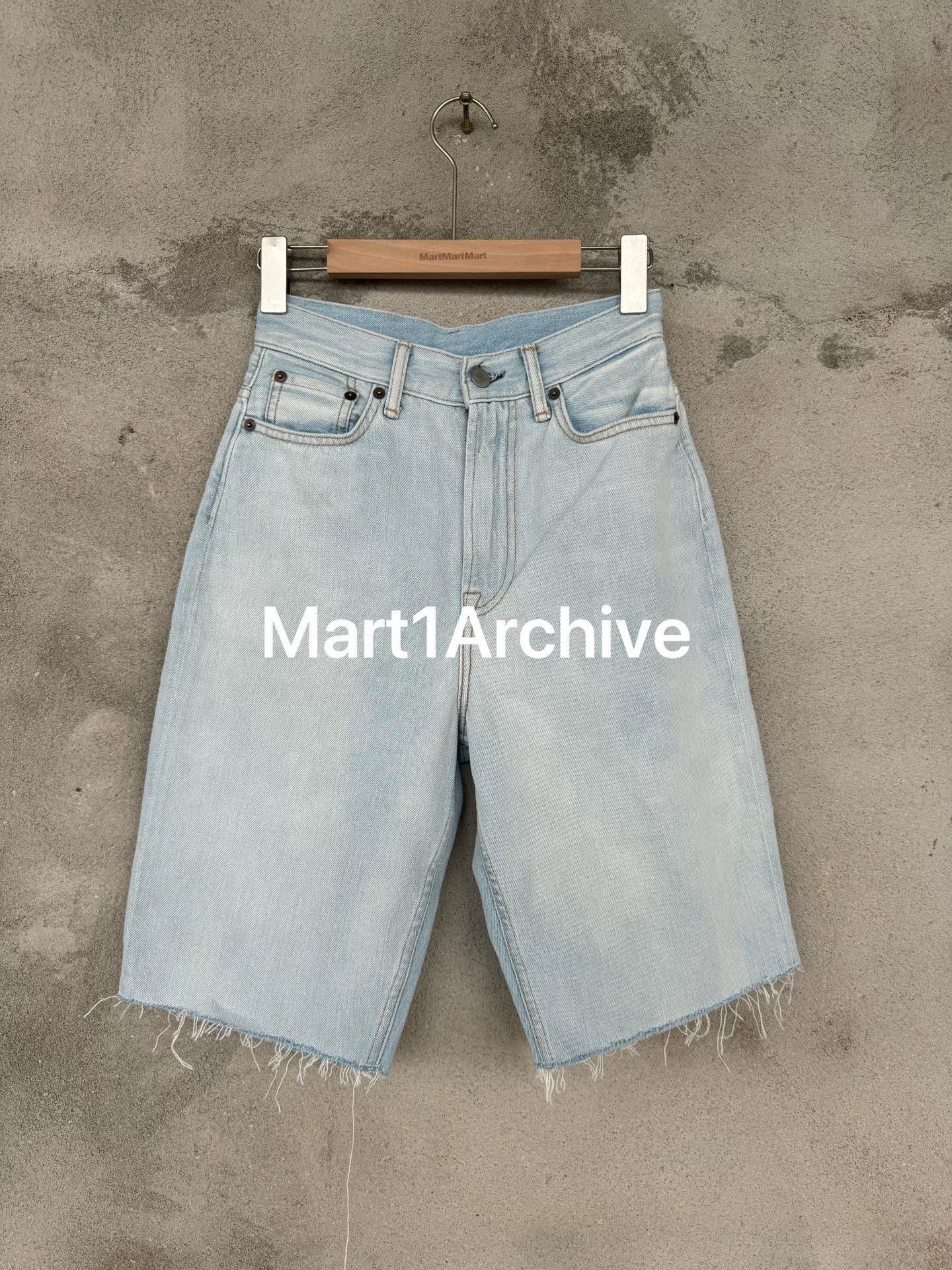 Acne Studios Acne Studios Ice Blue Frayed Denim Shorts Size 27" / US 4 / IT 40 - 1 Thumbnail
