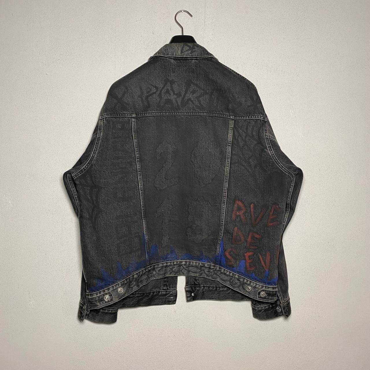 Balenciaga Balenciaga Graffiti Oversize Denim Jacket Size US S / EU 44-46 / 1 - 4 Thumbnail