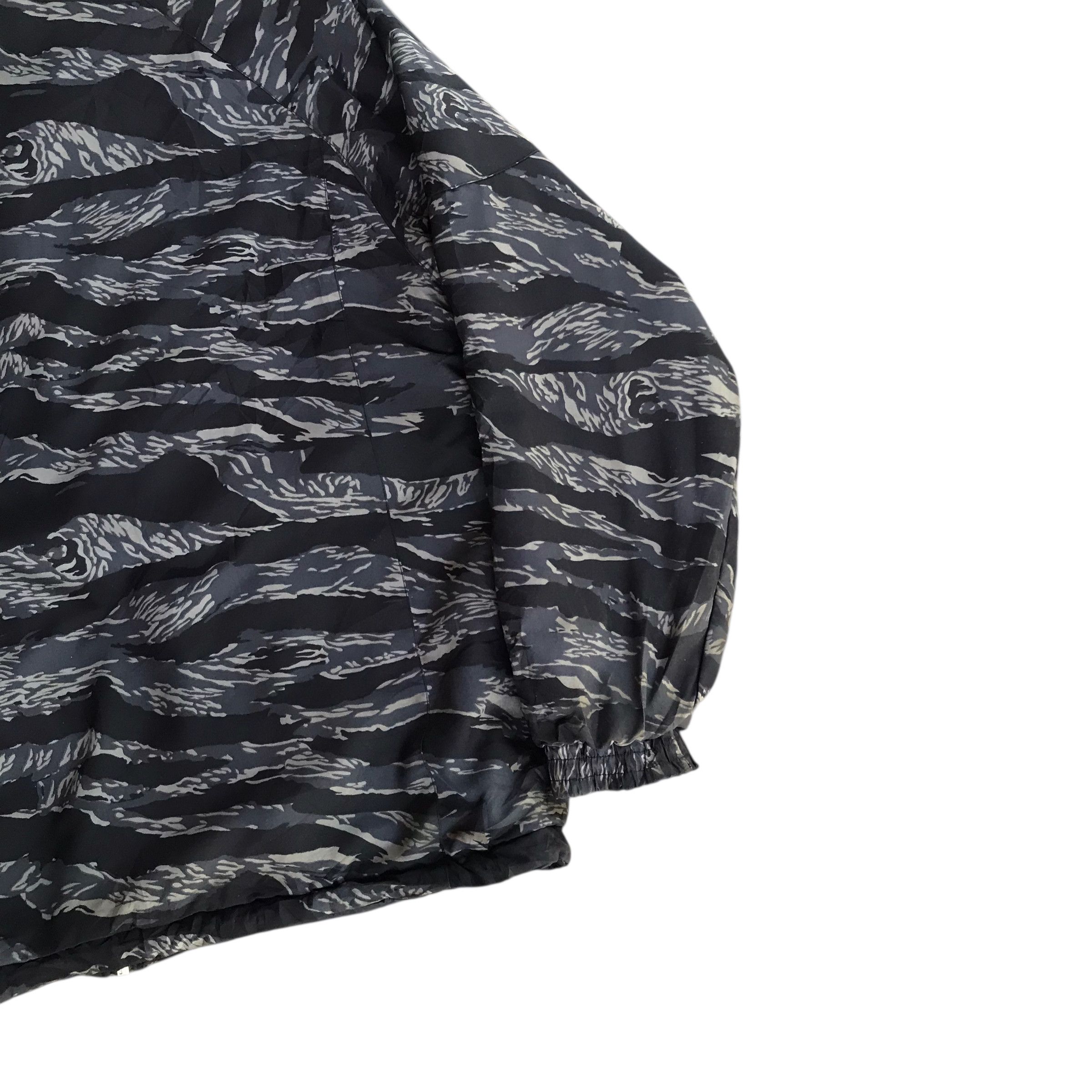 Japanese Brand Boss Coffee Tiger Striped / Large Size Size US L / EU 52-54 / 3 - 7 Thumbnail