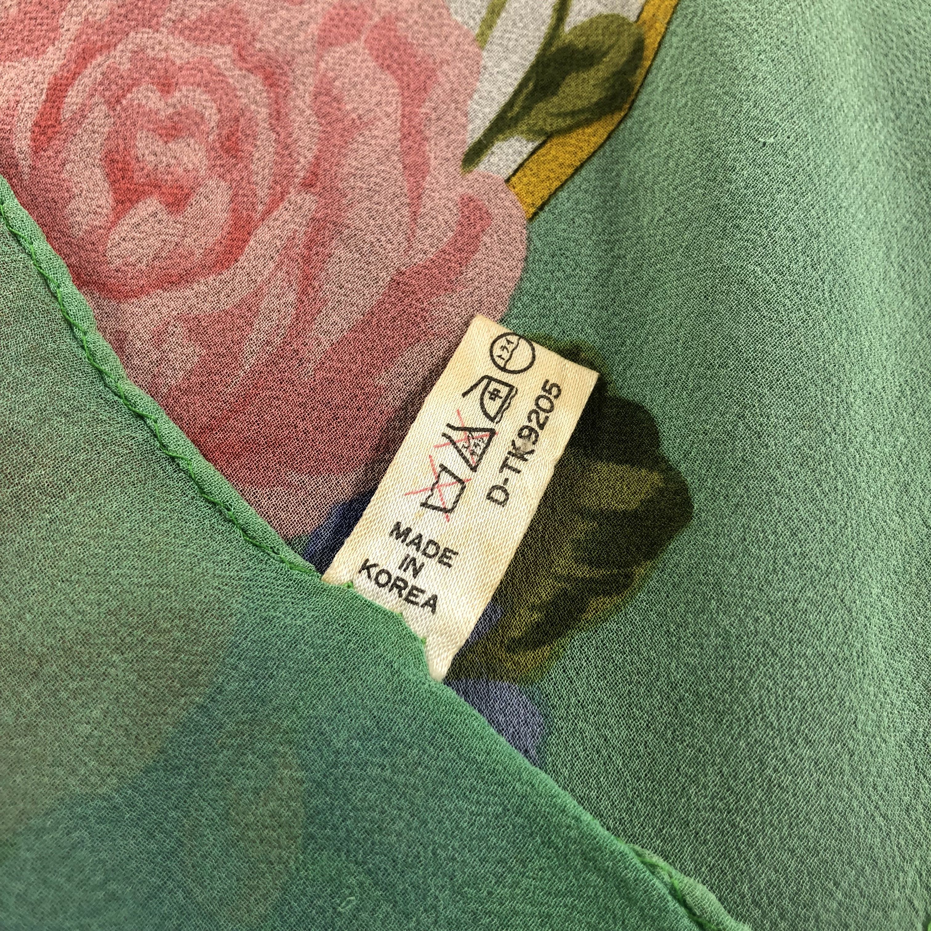 Japanese Brand Mai Gold Slit Thread Silk Scarf M834 Size ONE SIZE - 11 Thumbnail