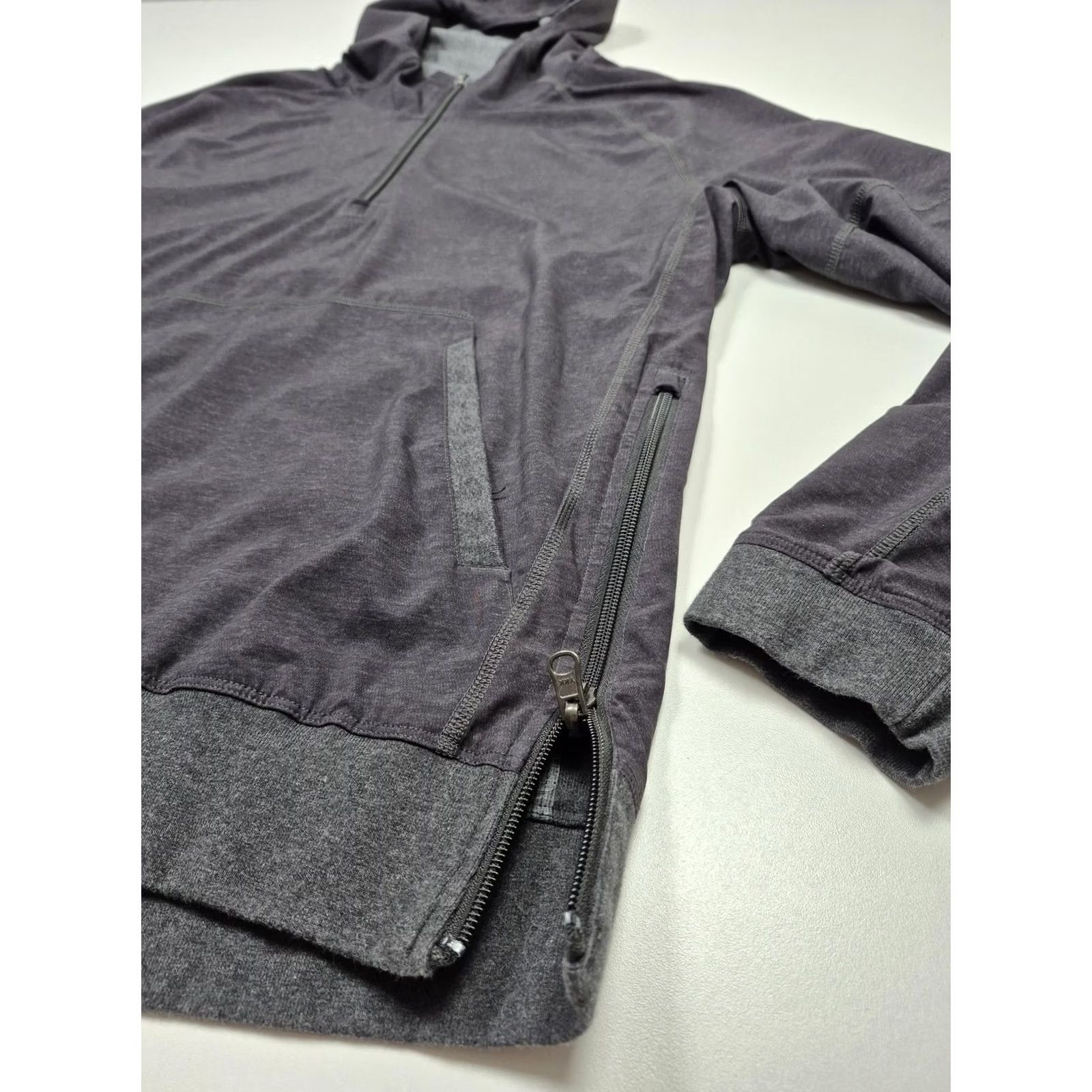 Lululemon Lululemon Hoodie Reversible Men's L Gray 1/4 Zip Pullover Side Zip Pocket Size US L / EU 52-54 / 3 - 3 Thumbnail