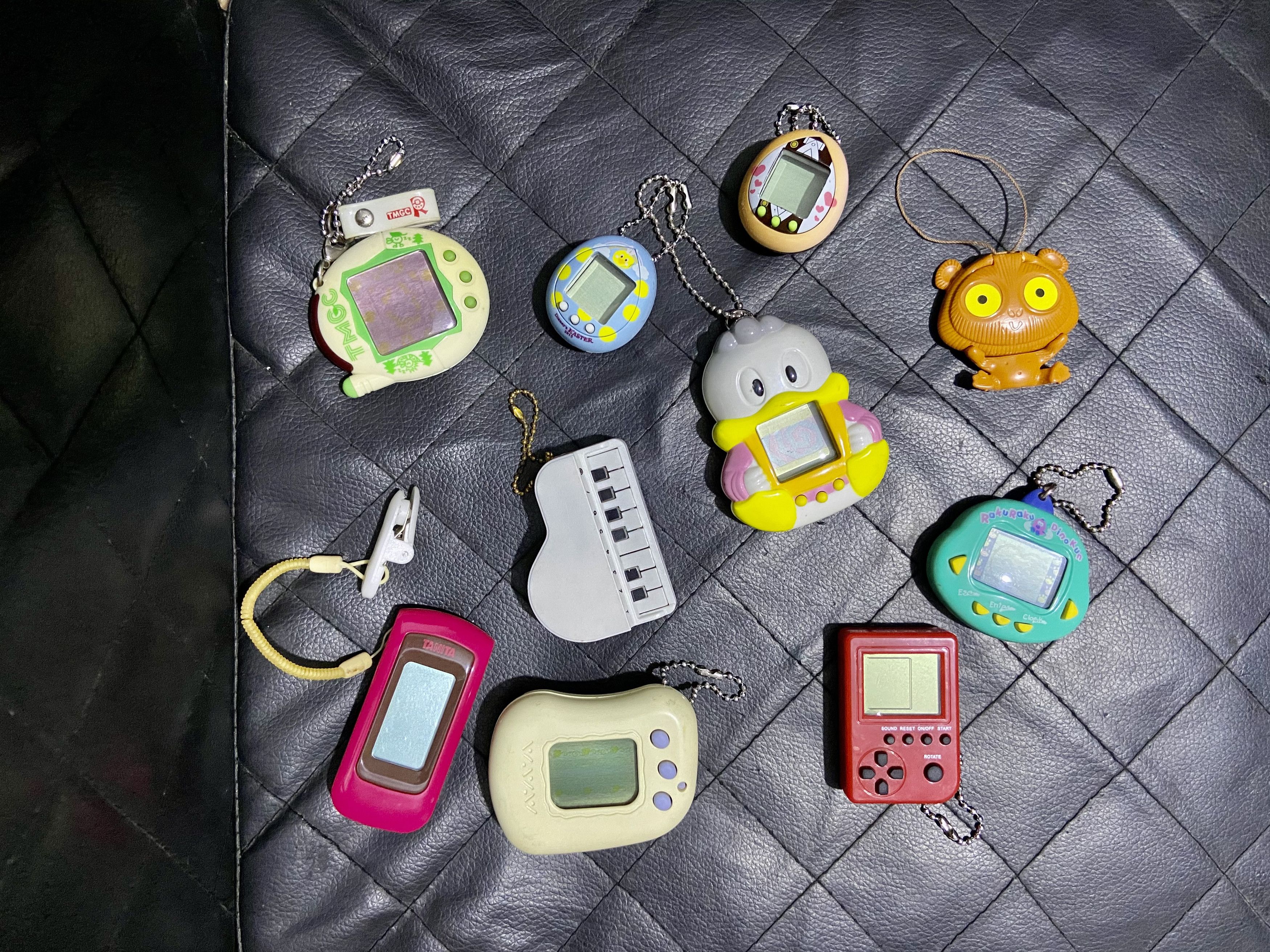 Edition Japan TAKE ALL VINTAGE AUTHENTIC TAMAGOCHI VIRTUAL POCKET GAME Size ONE SIZE - 3 Thumbnail