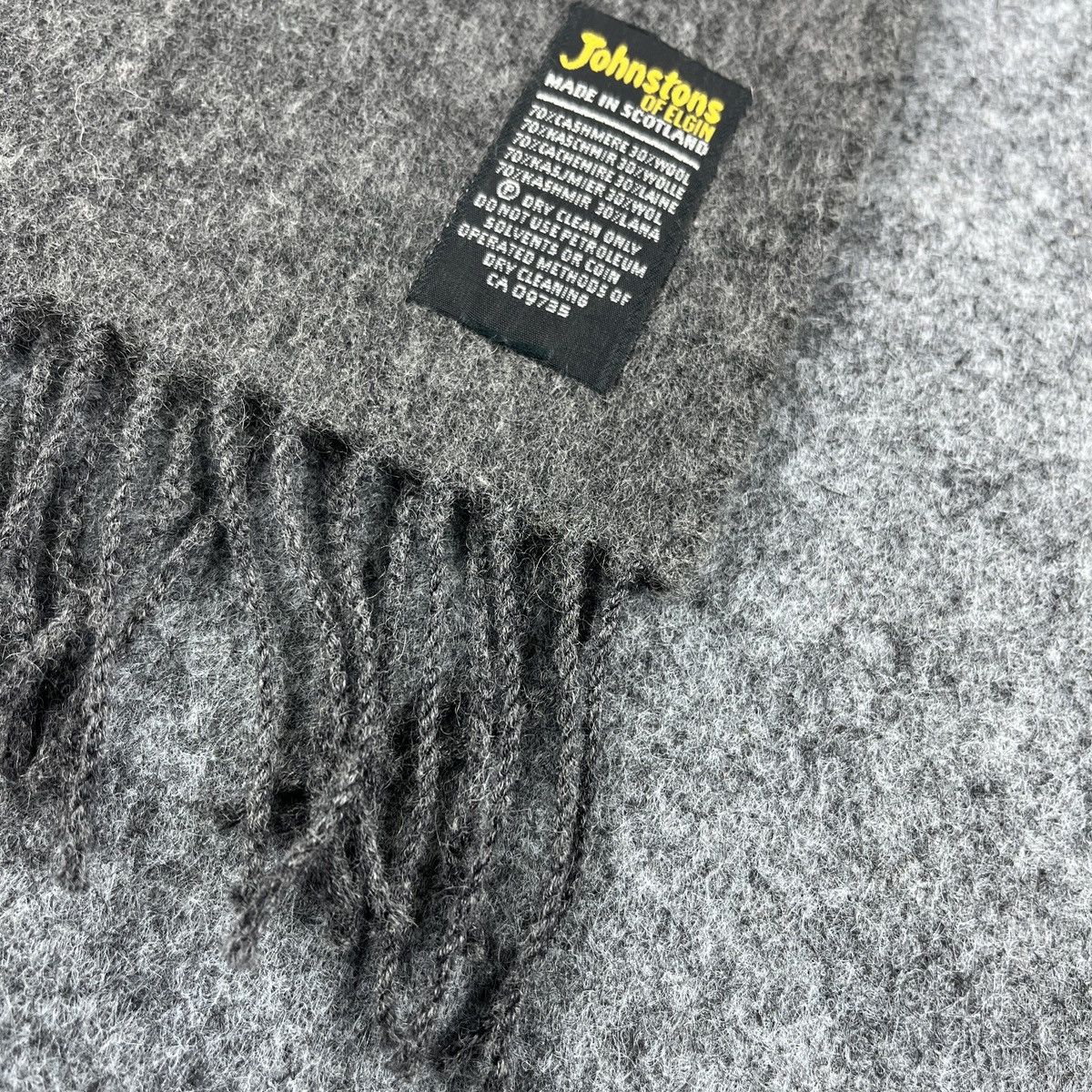 Johnstons Of Elgin Johnstons Of Elgin Scarf / Muffler / Neckwear T1119 Size ONE SIZE - 9 Thumbnail