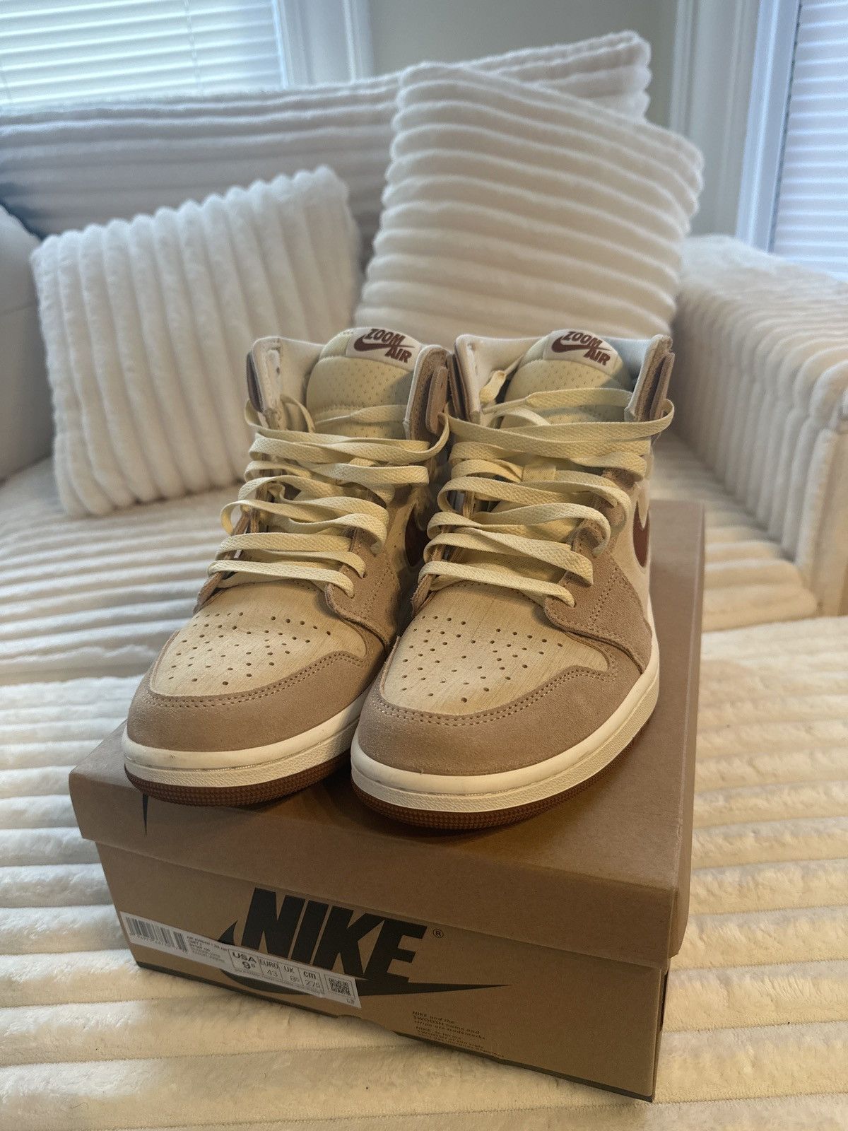 Jordan Brand × Nike Air Jordan 1 ZM Air CMFT 2 Size US 9.5 / EU 42-43 - 4 Thumbnail