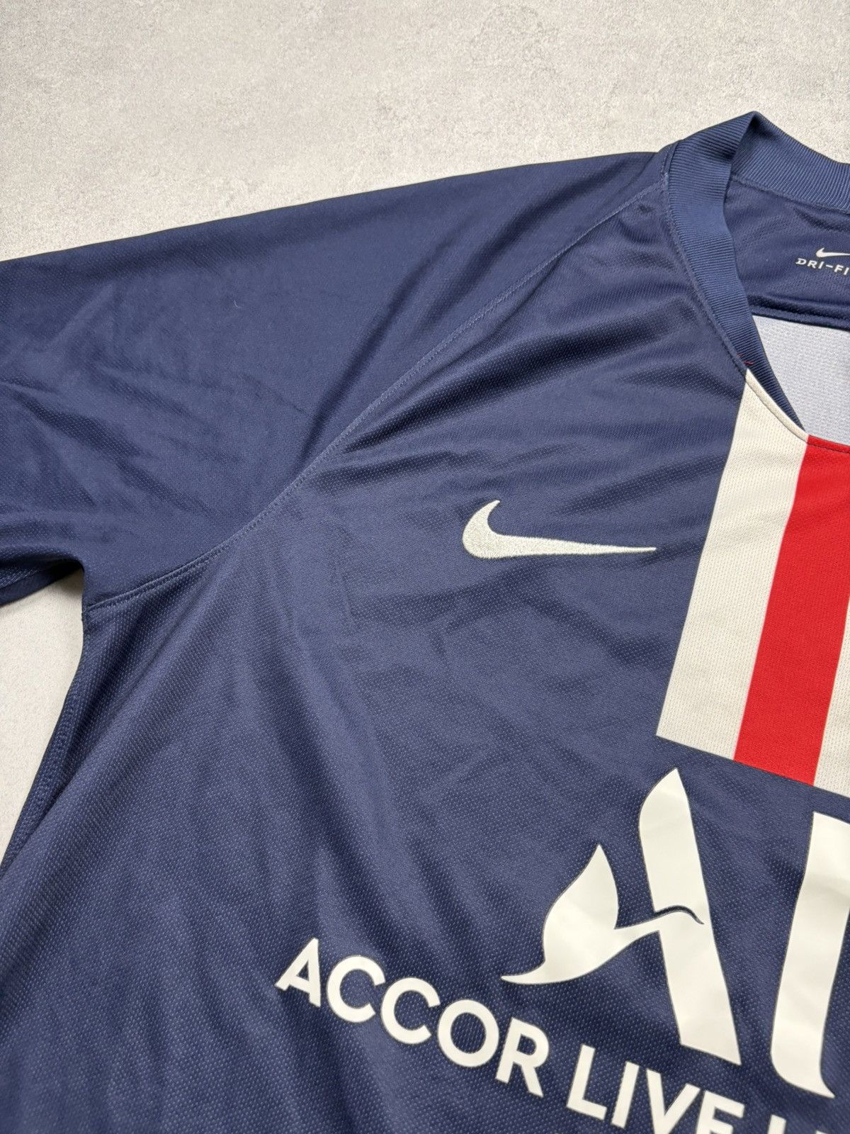 Nike Nike Paris Saint Germain PSG 2019/2020 Home Jersey Shirt L Size US L / EU 52-54 / 3 - 6 Thumbnail