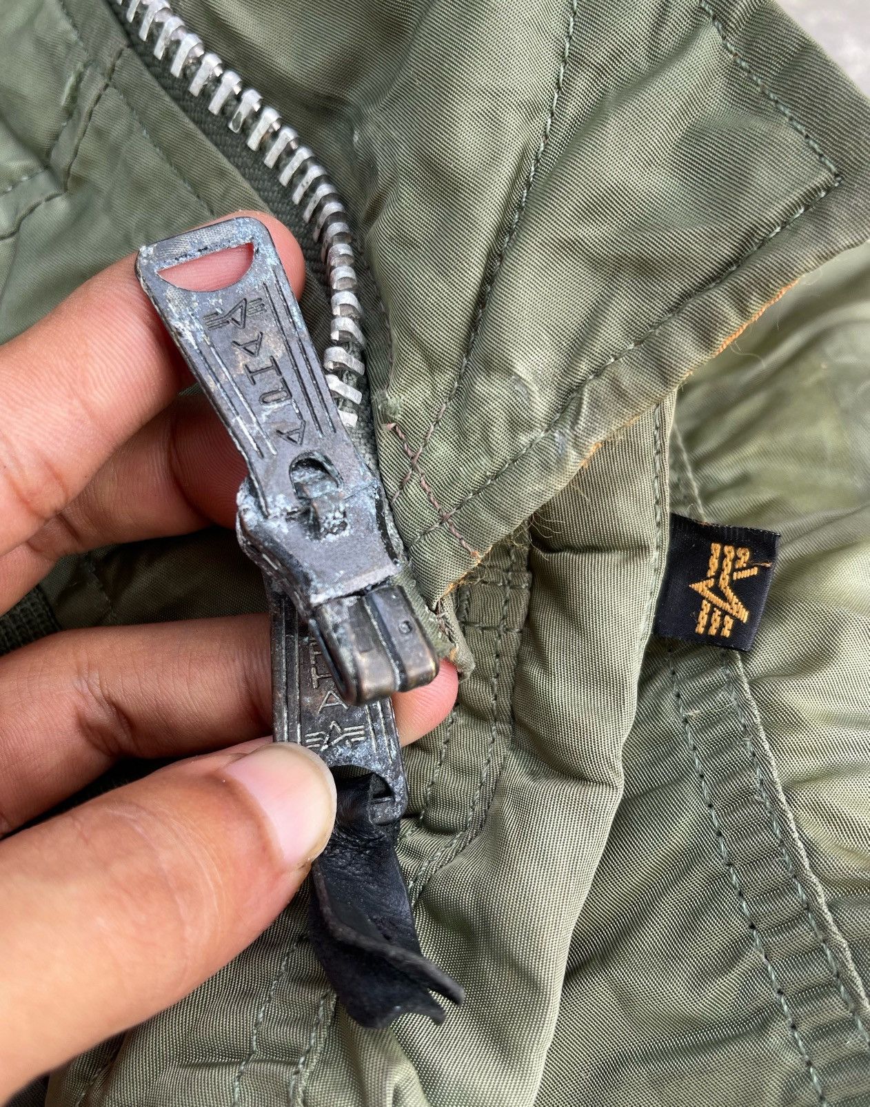 Alpha Industries 🔥Vintage Alpha Industries Ma-1 Flight Bomber Jacket Size US M / EU 48-50 / 2 - 19 Thumbnail