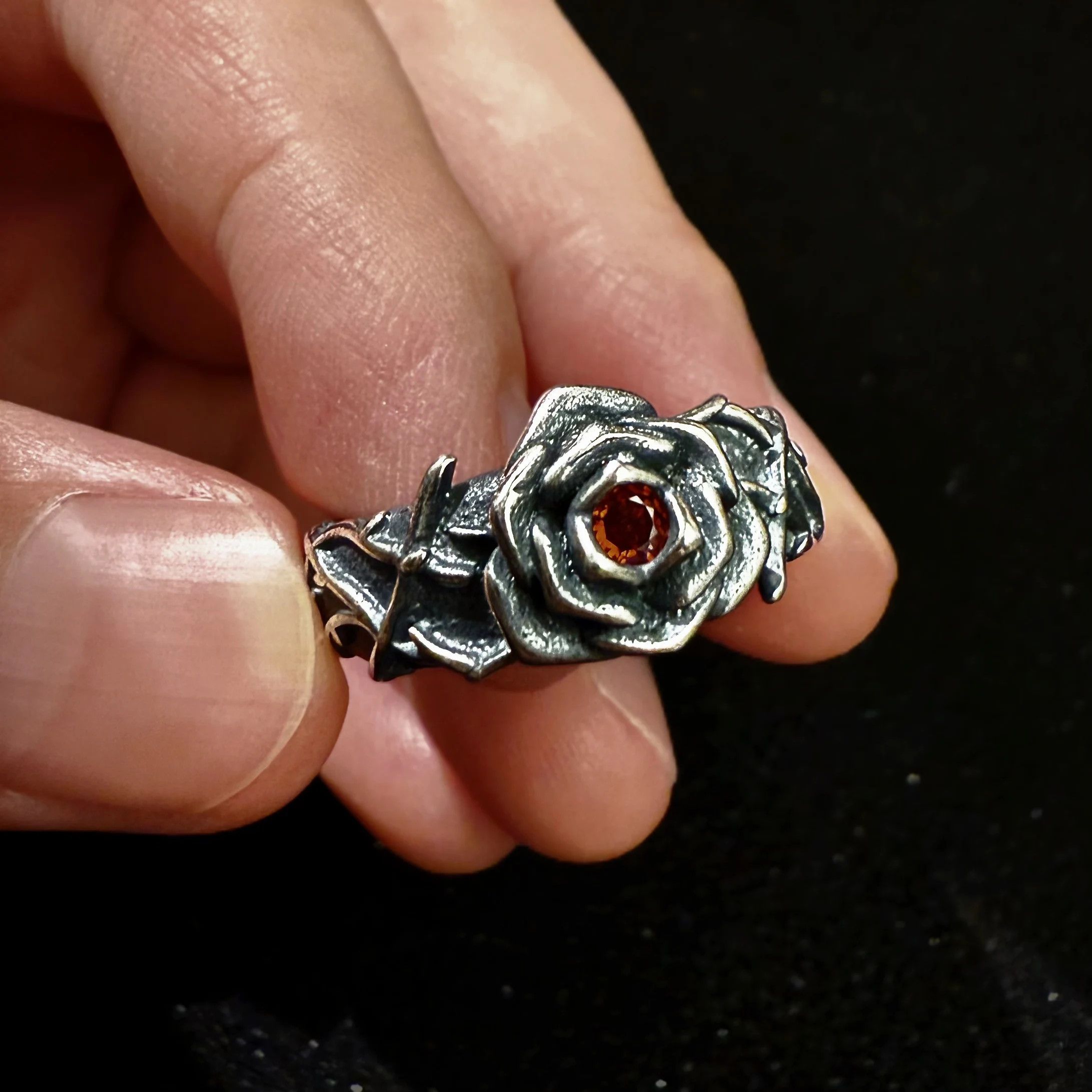 Jewelry Retro Vines Red Heart Rose Adjustable Ring Size ONE SIZE - 7 Thumbnail