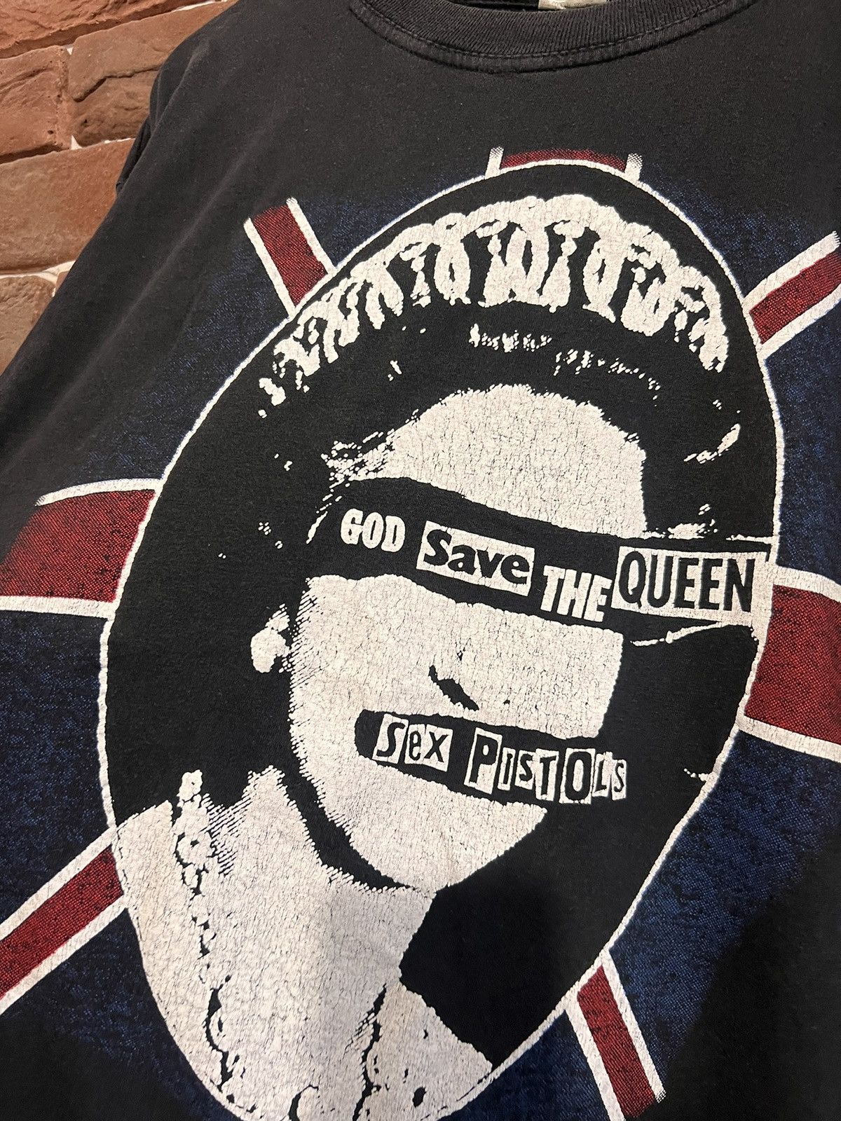 Band Tees 90s Sex Pistols God Save Queen Vintage Rare Punk Band Tshirt Size US L / EU 52-54 / 3 - 3 Thumbnail