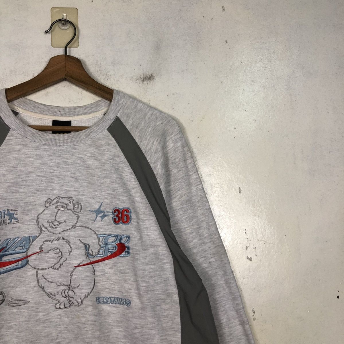 Japanese Brand 📌Vintage Sweatshirt Crewneck Big Logo Bear Embroidery Size US M / EU 48-50 / 2 - 8 Thumbnail