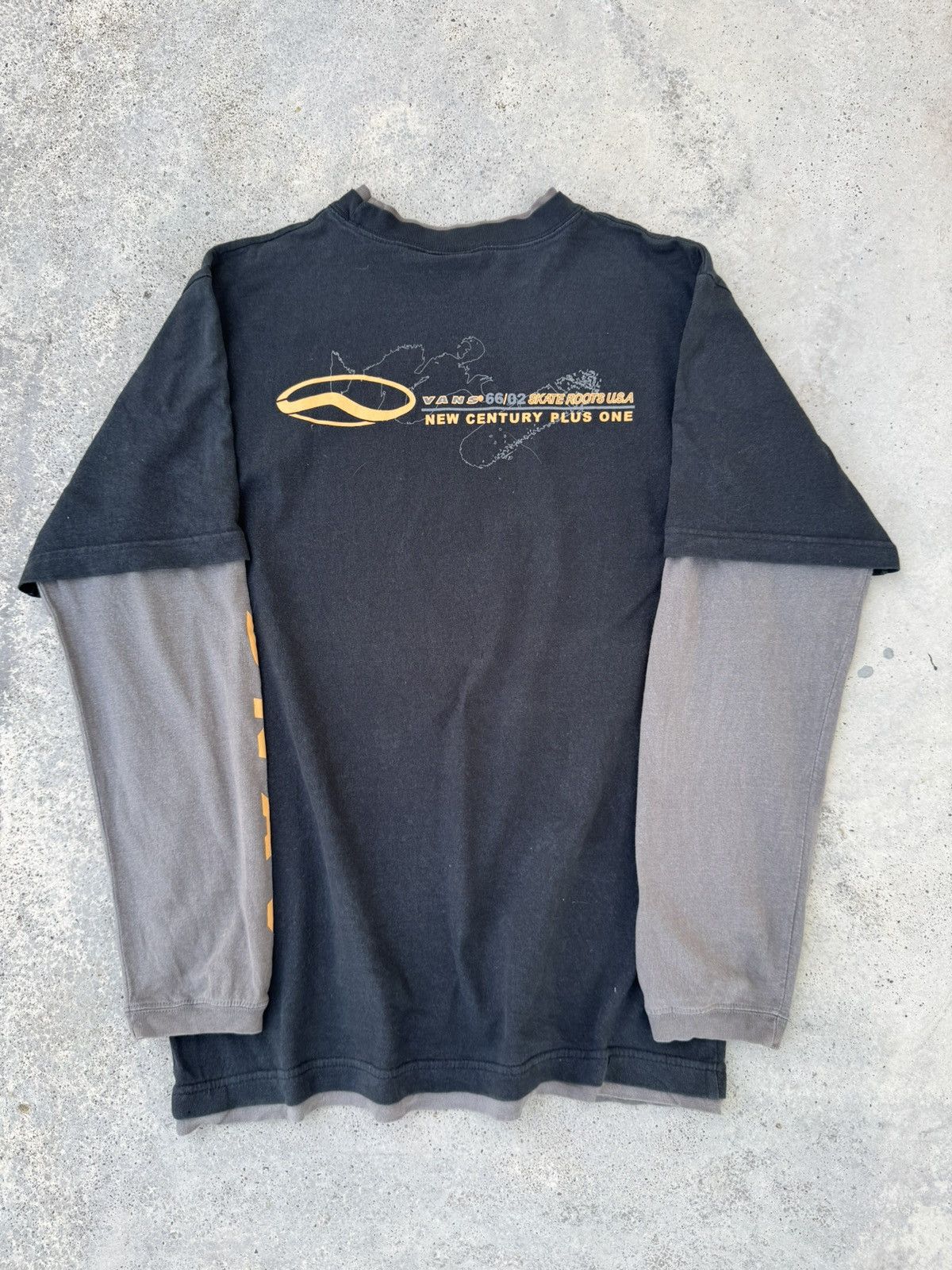 Vans Thrashed Vans Skateboard Double Layer Grunge Tees Size US L / EU 52-54 / 3 - 3 Thumbnail