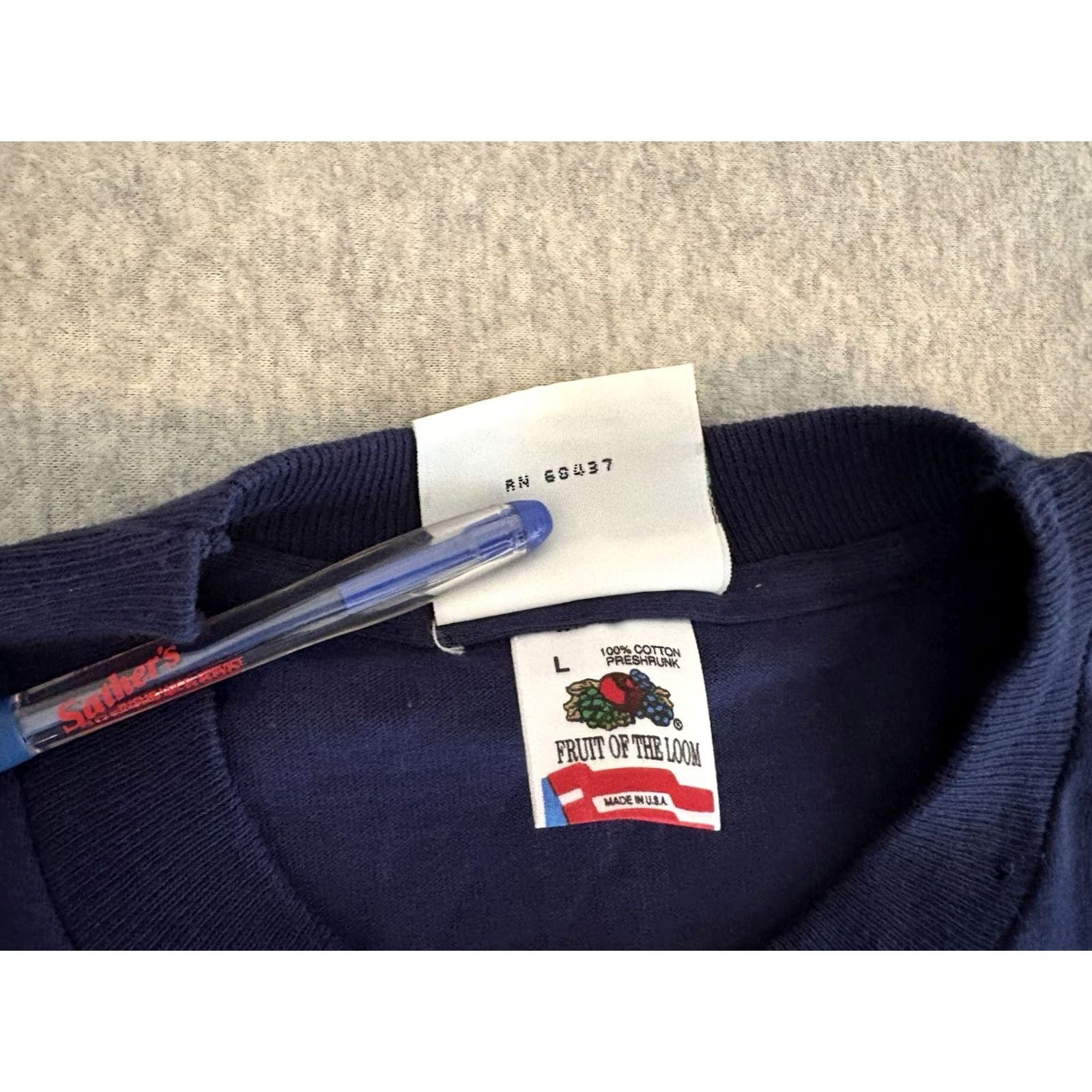 Fruit Of The Loom VINTAGE 1991 Cotton Island USA Flag Navy Blue Tee Shirt L 90s USA Men T-Shirt Short Sleeve Crew Neck Size US L / EU 52-54 / 3 - 3 Thumbnail
