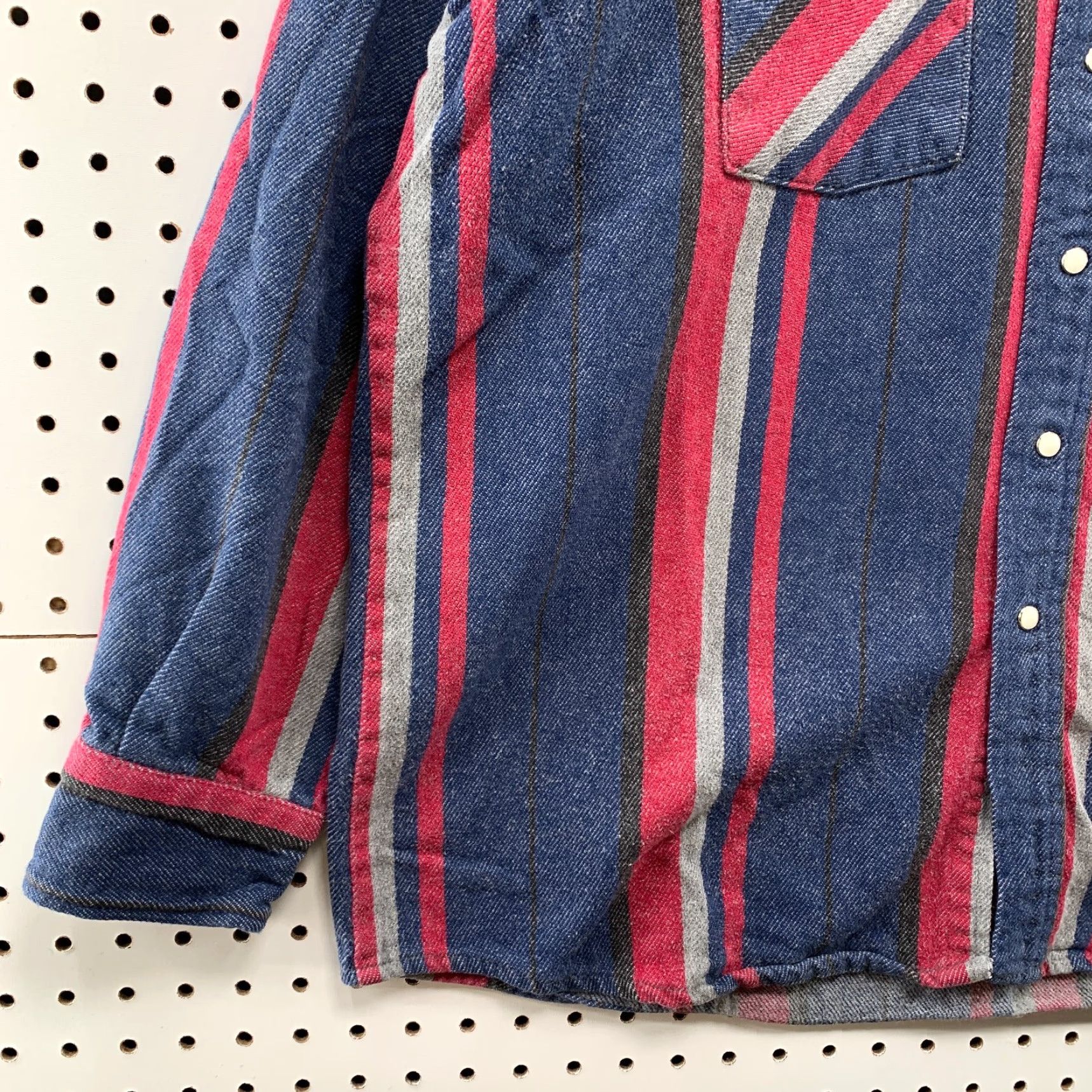 BB Dakota VINTAGE Dakota Five Brothers Snap Western Shirt Mens XL Blue Red Striped Made USA 24x29 Western Men's XL Blue Red Stripe 90s style Size US XL / EU 56 / 4 - 7 Thumbnail