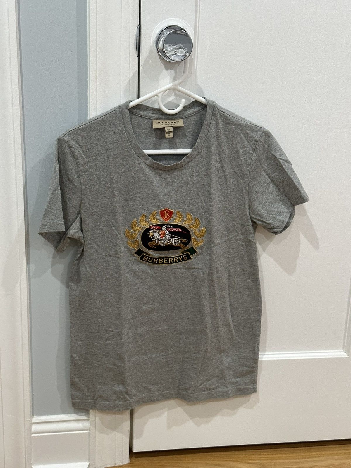 image of Vintage Burberry T-Shirt in Grey, Women's (Size XS)