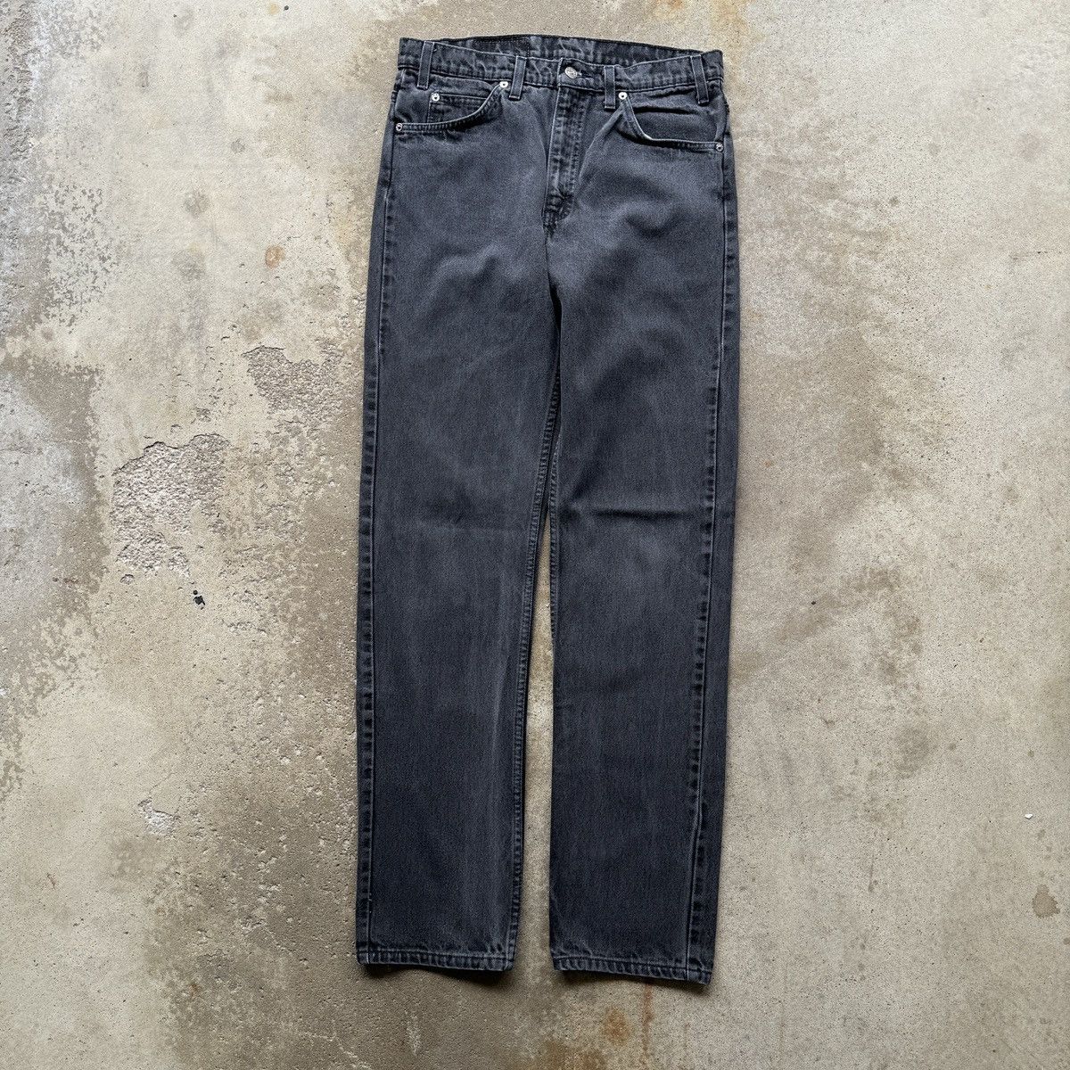 Vintage Vintage 90s Levi's 505 Faded Black Orange Tab Denim Jeans Size US 33 - 2 Thumbnail