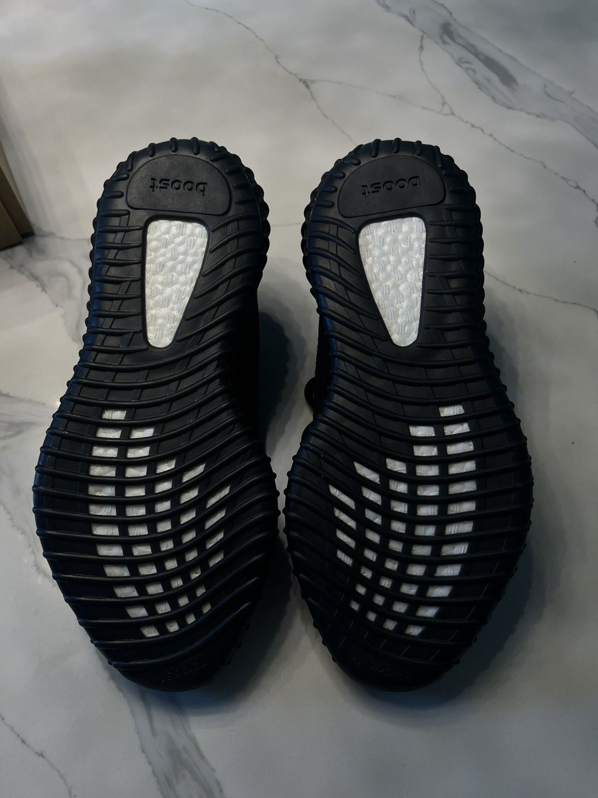 Yeezy Yeezy 350 V2 Size US 9 / EU 42 - 2 Thumbnail
