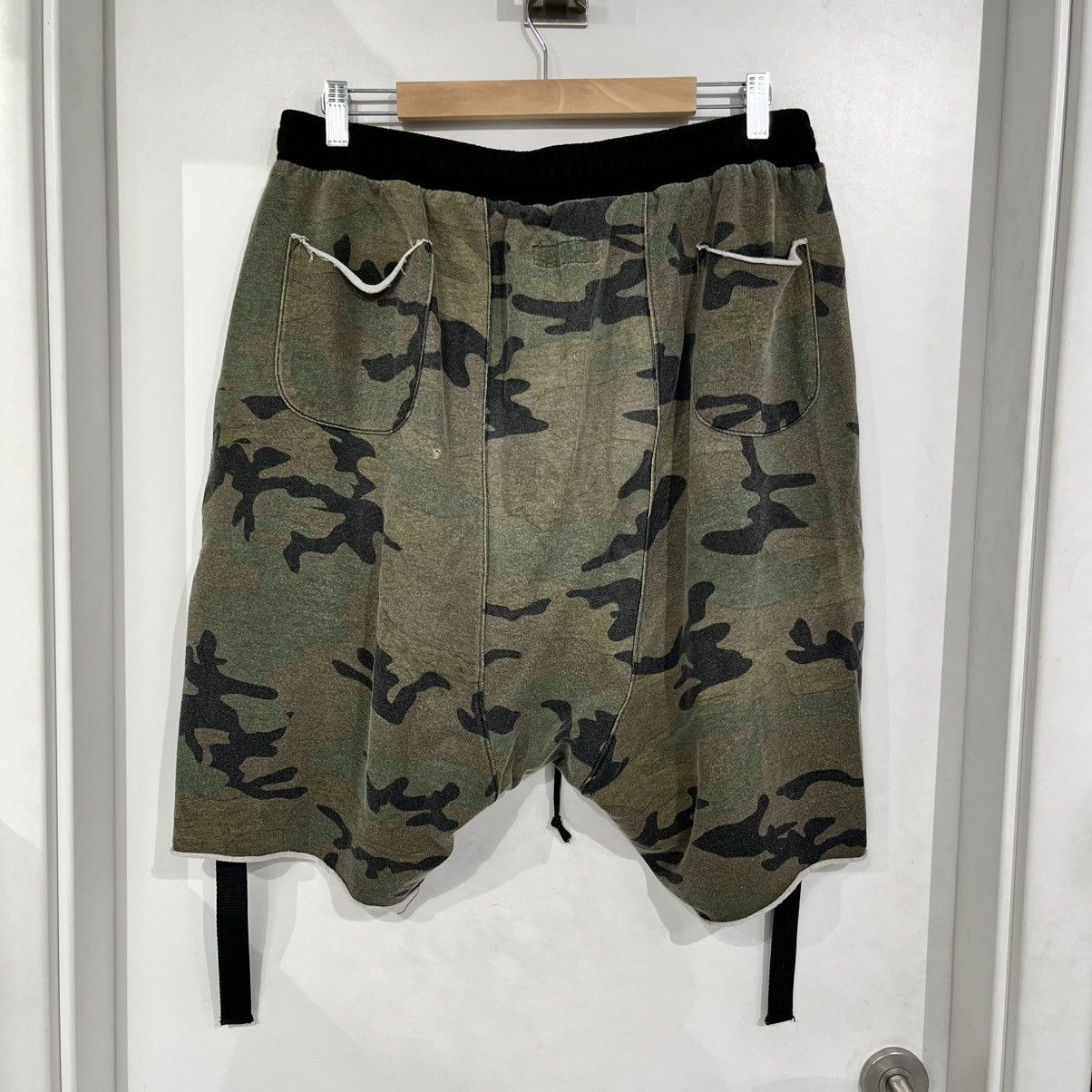 Other Knomadik Camo Shorts Size US 36 / EU 52 - 2 Thumbnail