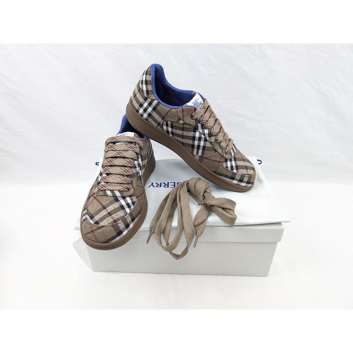 Burberry o1rshd1 Low-Top Sneakers in Multicolor Size US 11 / EU 44 - 18 Thumbnail