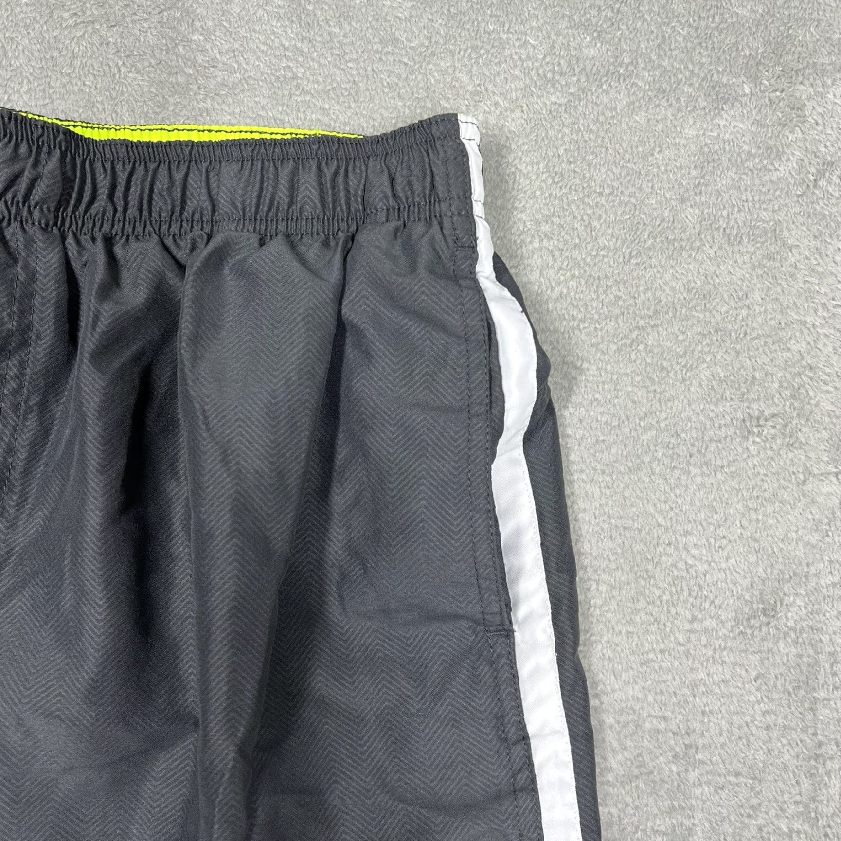 Nike Nike Swim Trunks Mens XL Dark Gray Board Shorts Pockets 6.5" Inseam Green Swoosh Size US 36 / EU 52 - 3 Thumbnail