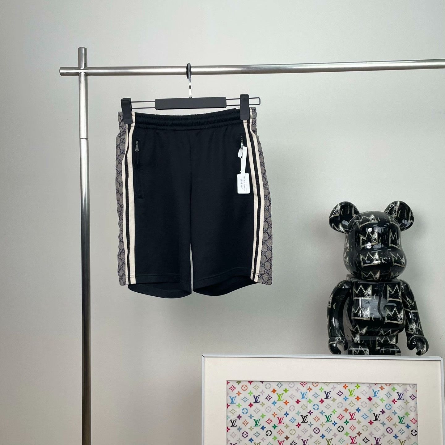 Gucci Gucci Casual Striped Shorts 32 Men Size US 32 / EU 48 - 1 Thumbnail