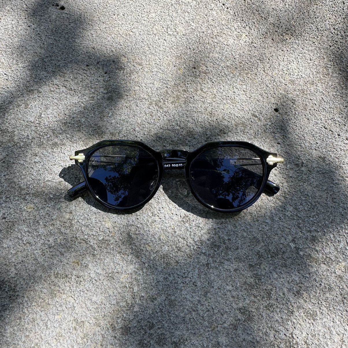 Other SUNGLASSES BRAND NEW CLASSIC RETRO VINTAGE KZ1042-01 Size ONE SIZE - 1 Thumbnail