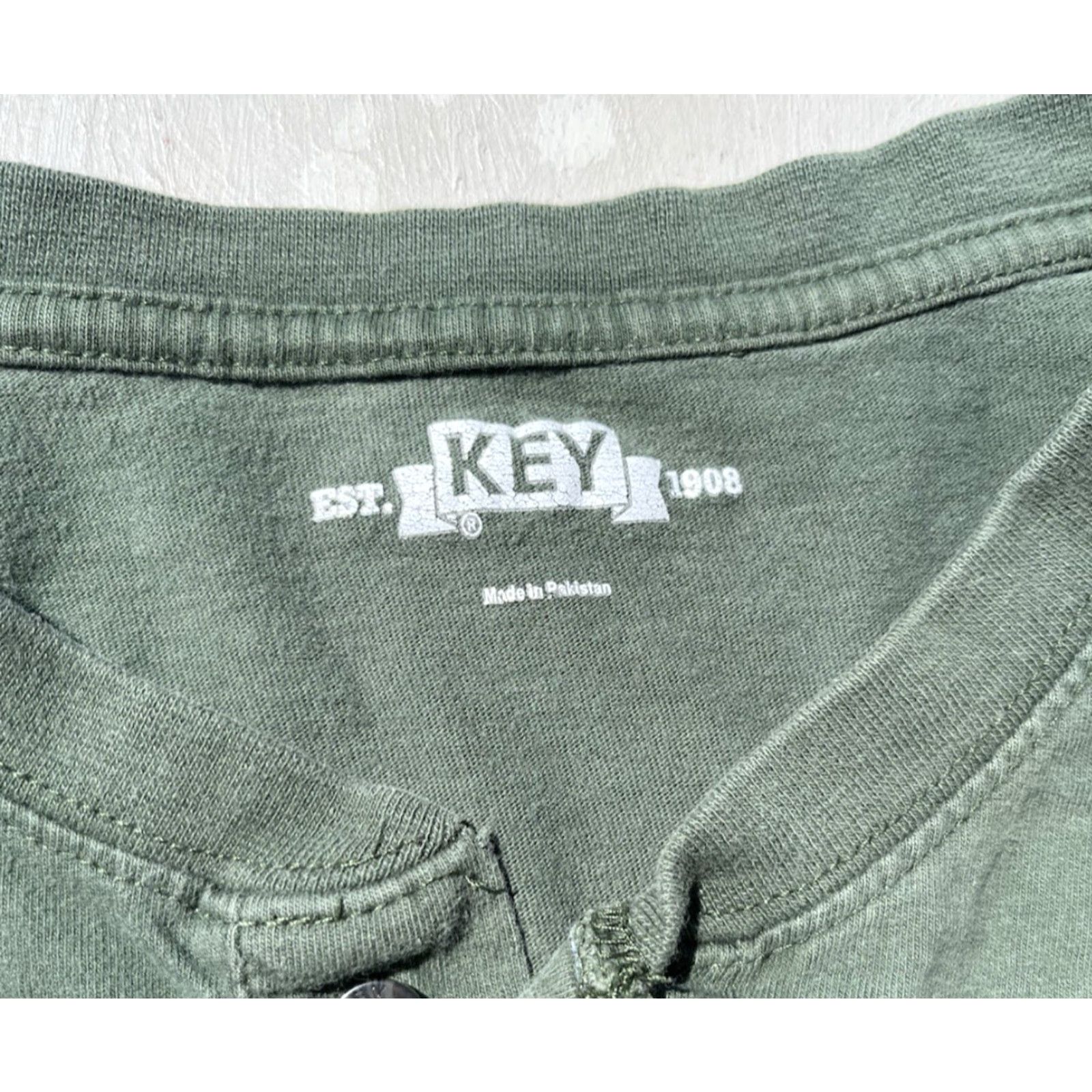 Vintage Key Brand T-Shirt Green Solid XL Relaxed Workwear Logo Henley Button Men Size US XL / EU 56 / 4 - 3 Thumbnail